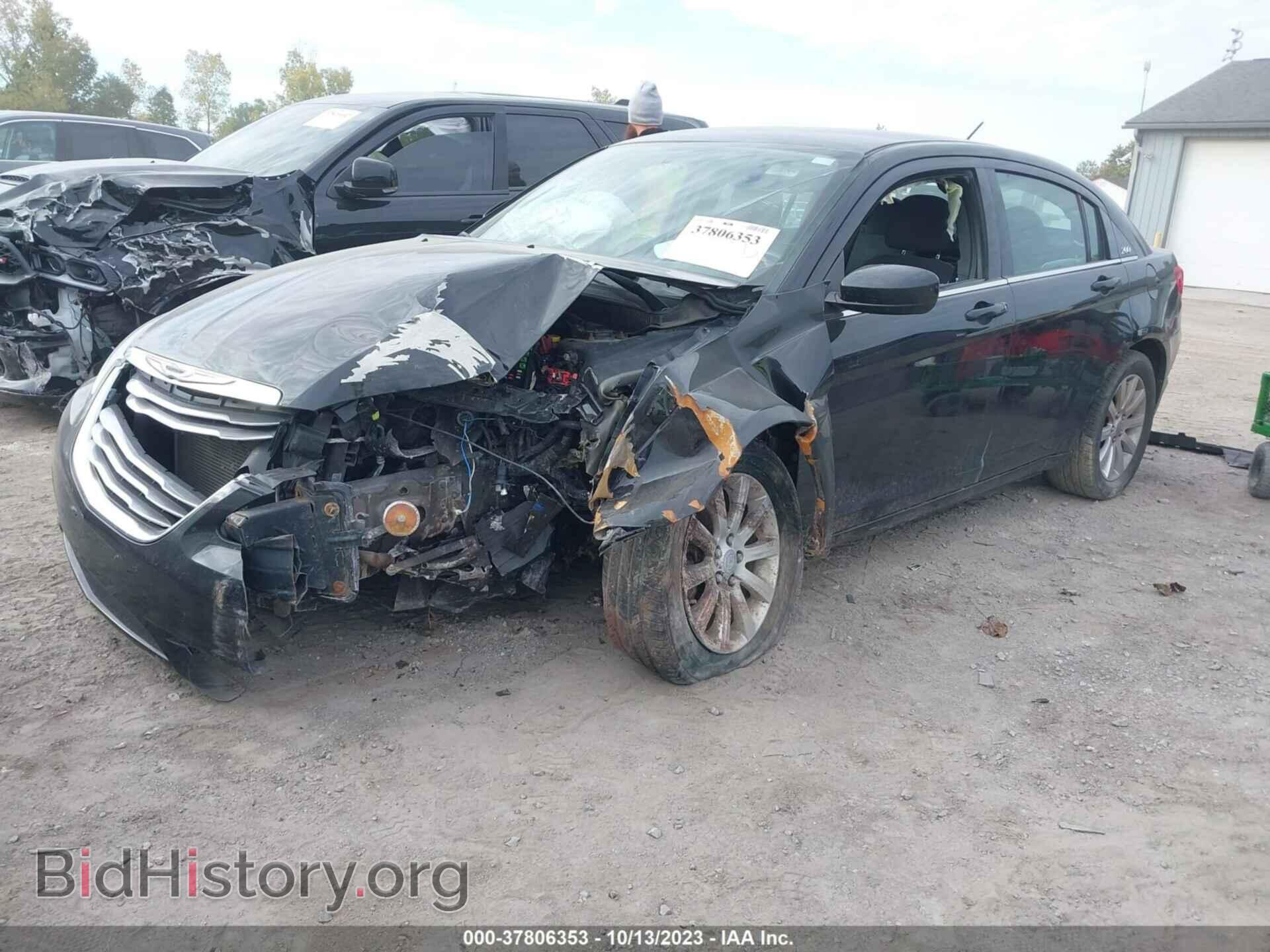 2013 CHRYSLER 200 - VIN: 1C3CCBBB1DN701531 - Photo 2