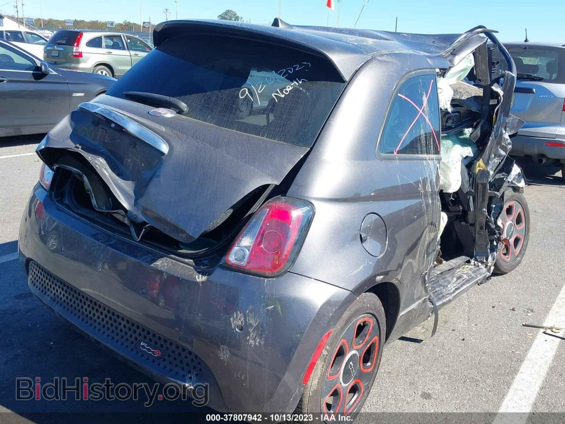 2017 FIAT 500E - VIN: 3C3CFFGE7HT620962 - Фото 4