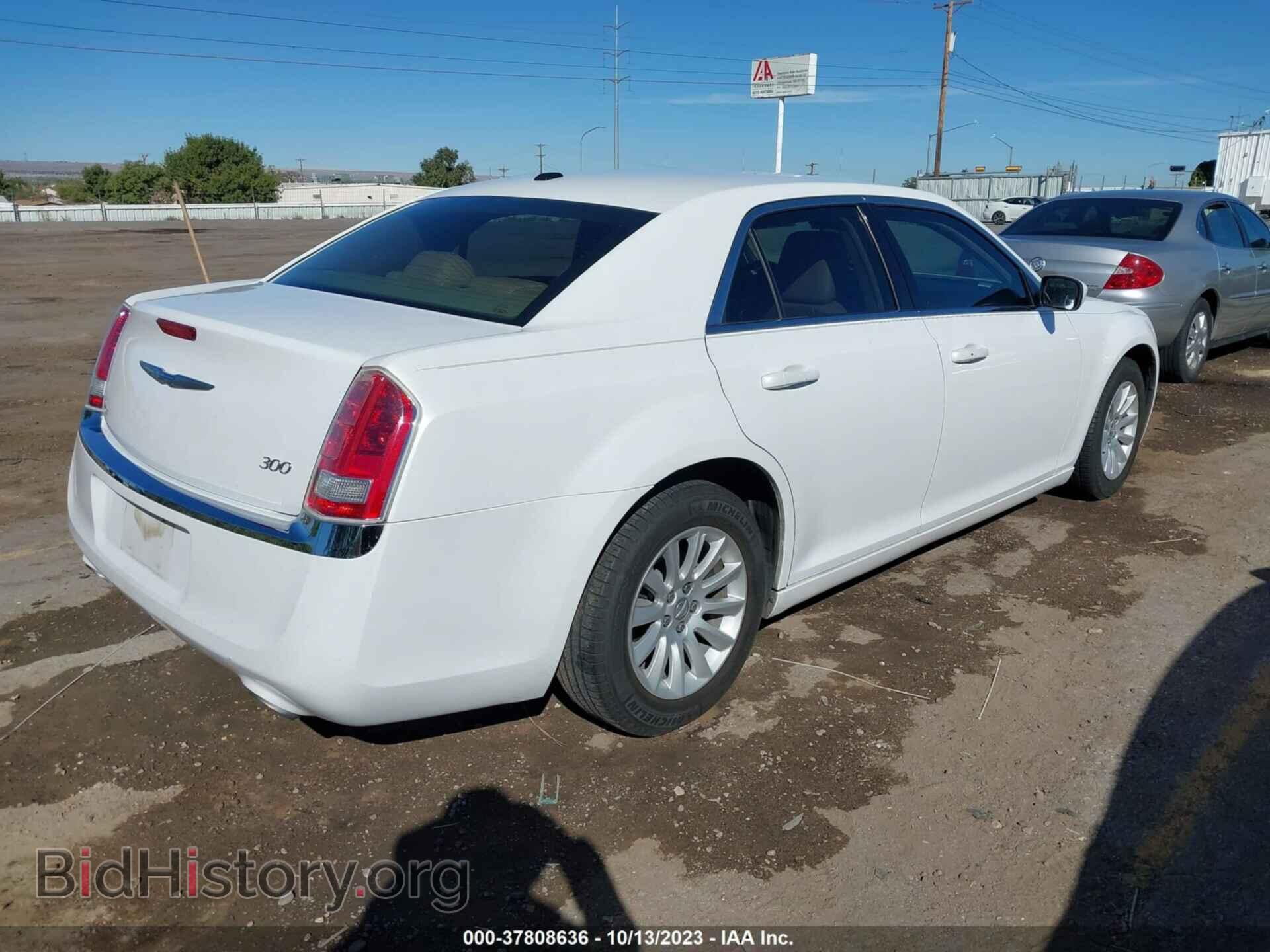 2012 CHRYSLER 300 - VIN: 2C3CCAAG2CH273368 - Фото 4