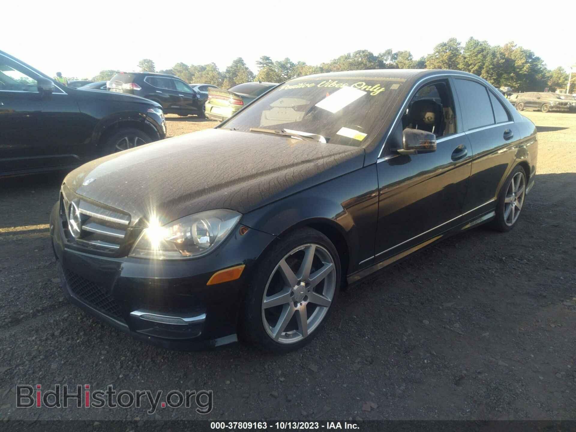 2014 MERCEDES-BENZ C-CLASS - VIN: WDDGF4HB2EA965573 - Фото 2