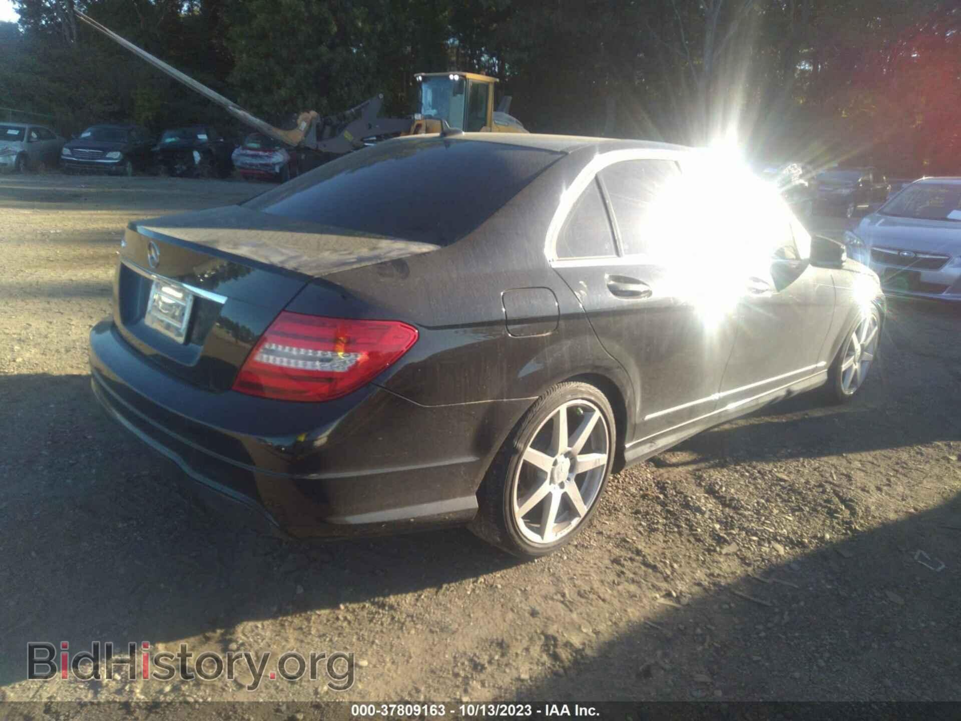 2014 MERCEDES-BENZ C-CLASS - VIN: WDDGF4HB2EA965573 - Фото 4