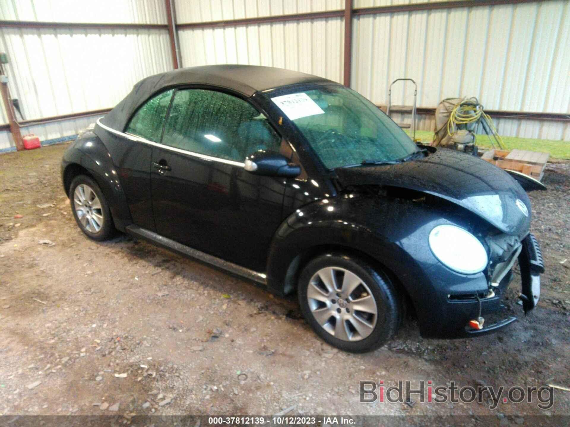 Photo 3VWRG3AL8AM004158 - VOLKSWAGEN NEW BEETLE CONVERTIBLE 2010