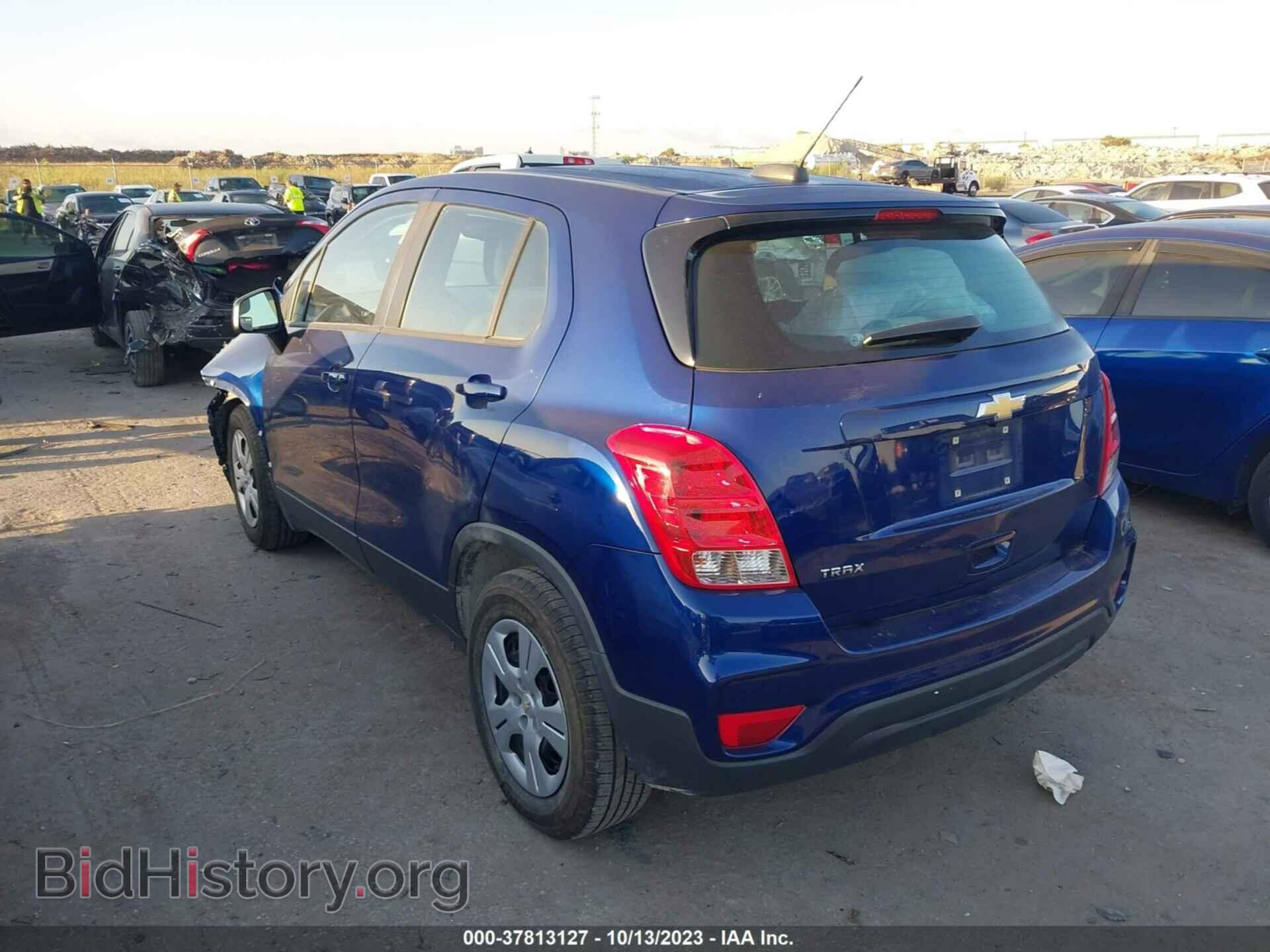 2017 CHEVROLET TRAX - VIN: 3GNCJKSB9HL212924 - Фото 3