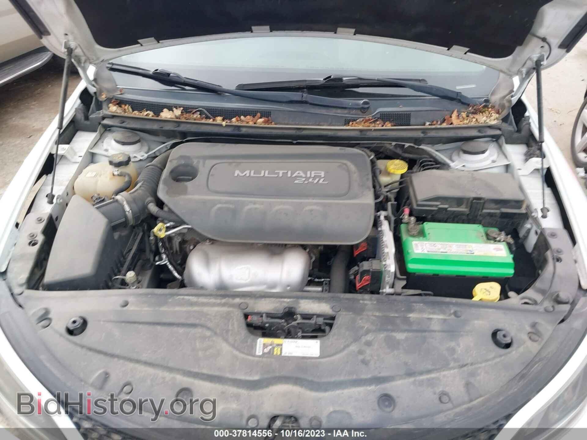 2015 CHRYSLER 200 - VIN: 1C3CCCAB3FN748165 - Фото 10