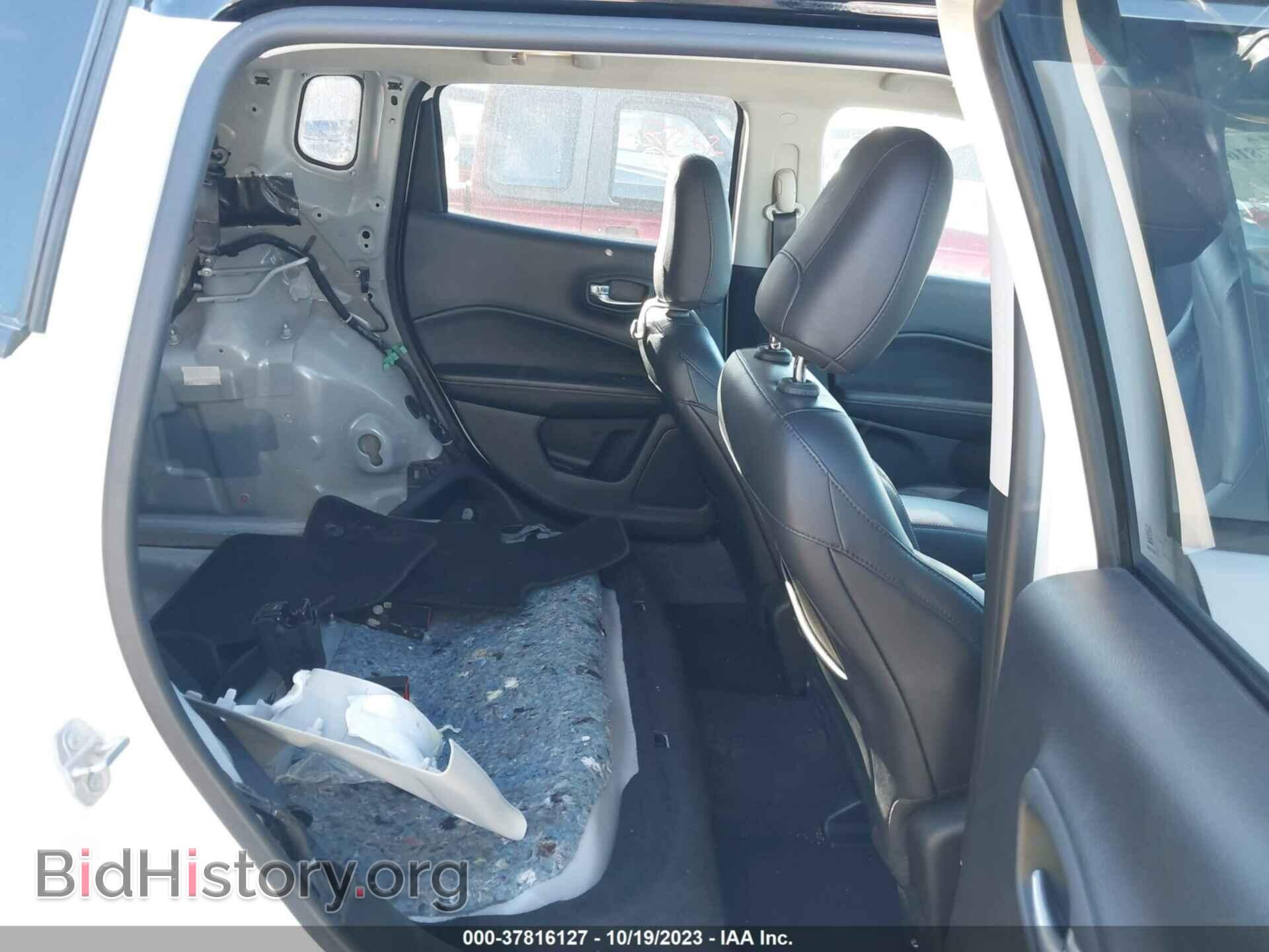 2018 JEEP COMPASS - VIN: 3C4NJDBB8JT261311 - Фото 8