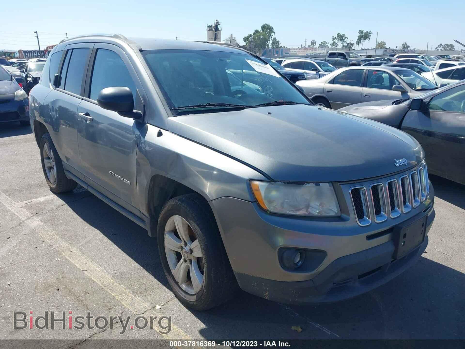 Photo 1J4NT1FB2BD228082 - JEEP COMPASS 2011