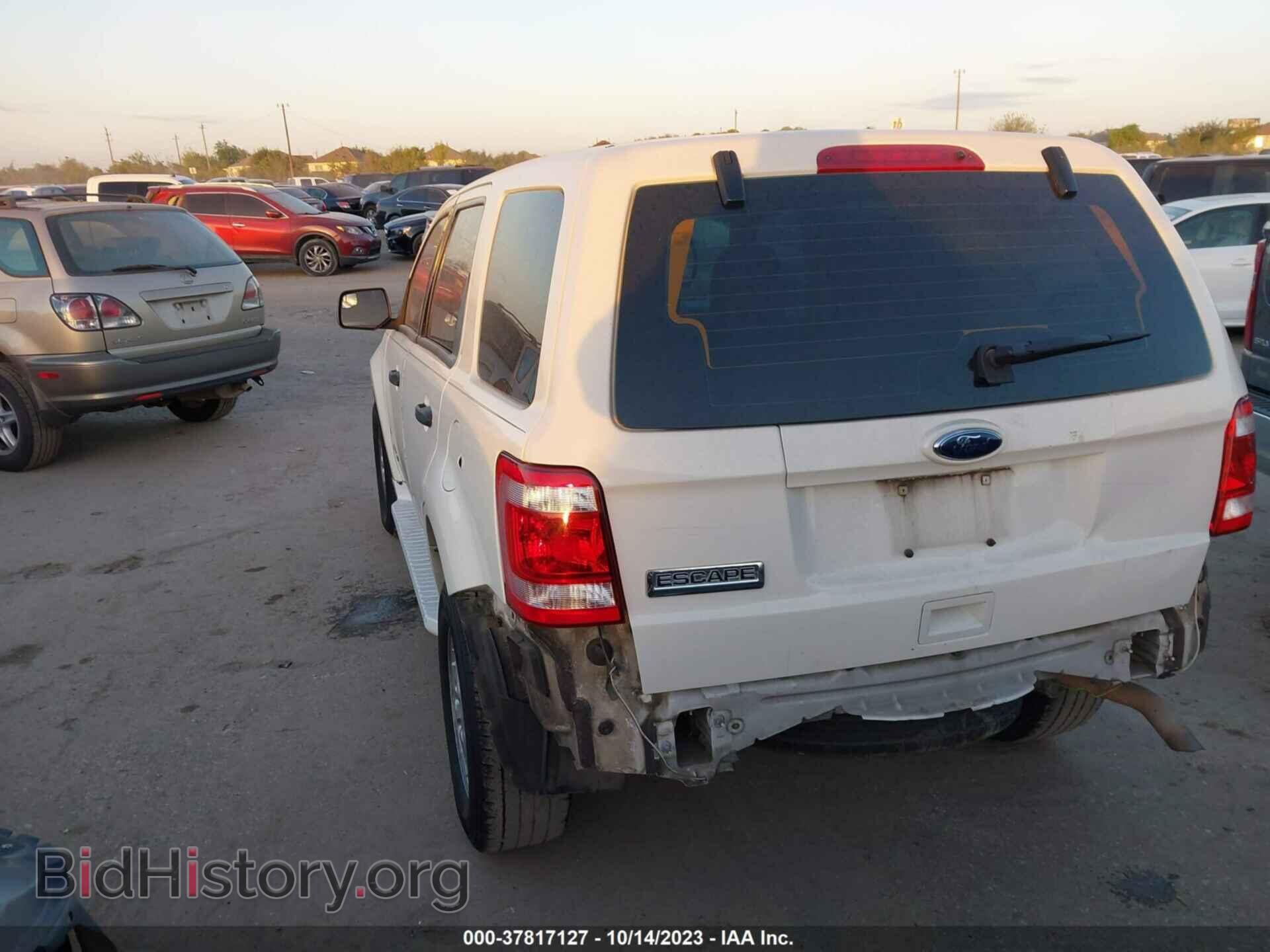 2010 FORD ESCAPE - VIN: 1FMCU0C70AKA80444 - Фото 3