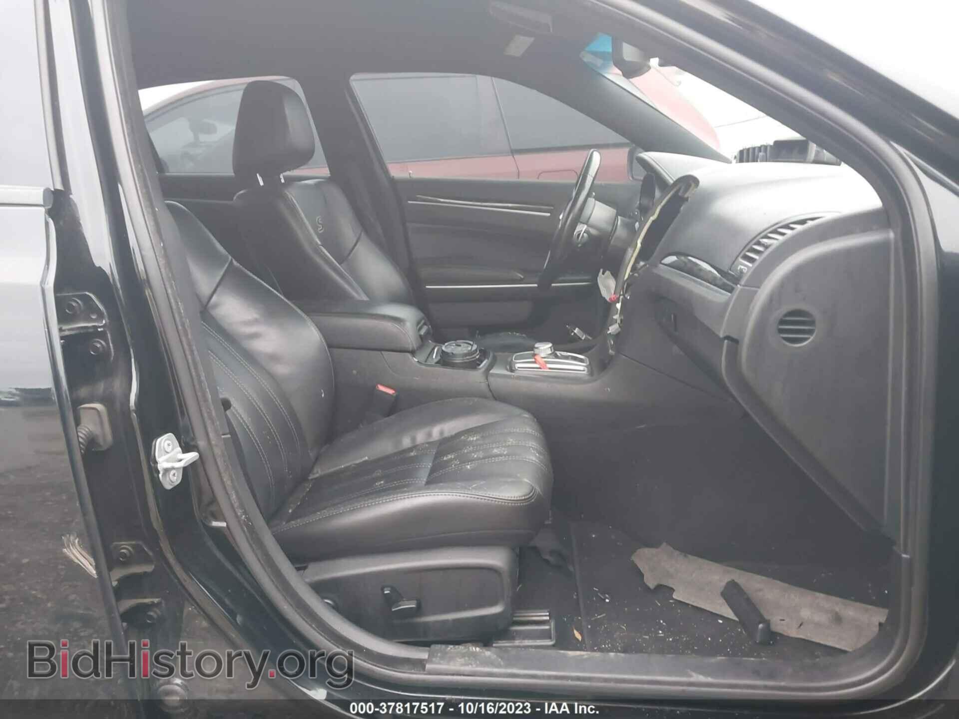 2019 CHRYSLER 300 - VIN: 2C3CCAGG7KH569766 - Photo 5