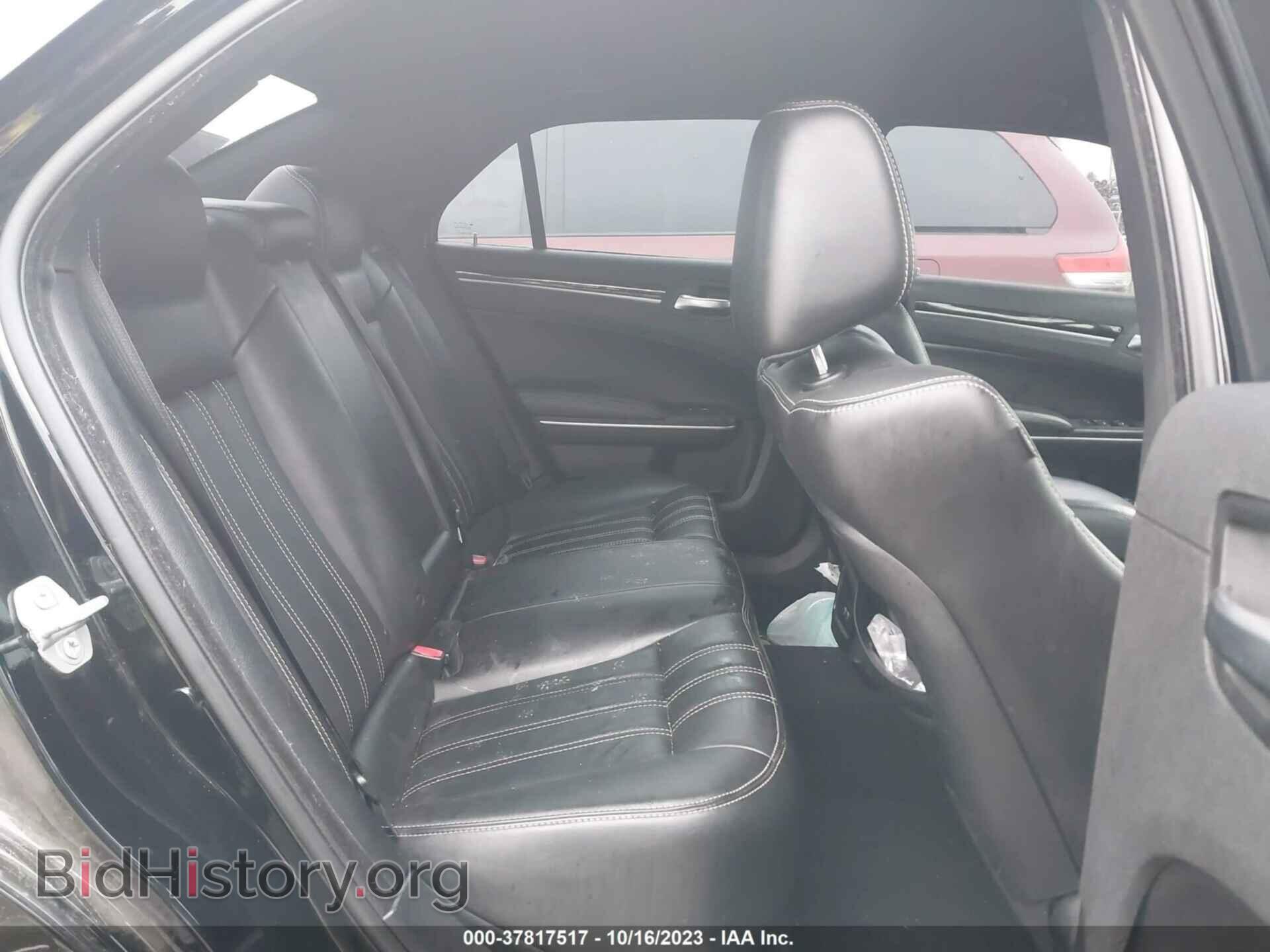 2019 CHRYSLER 300 - VIN: 2C3CCAGG7KH569766 - Photo 8