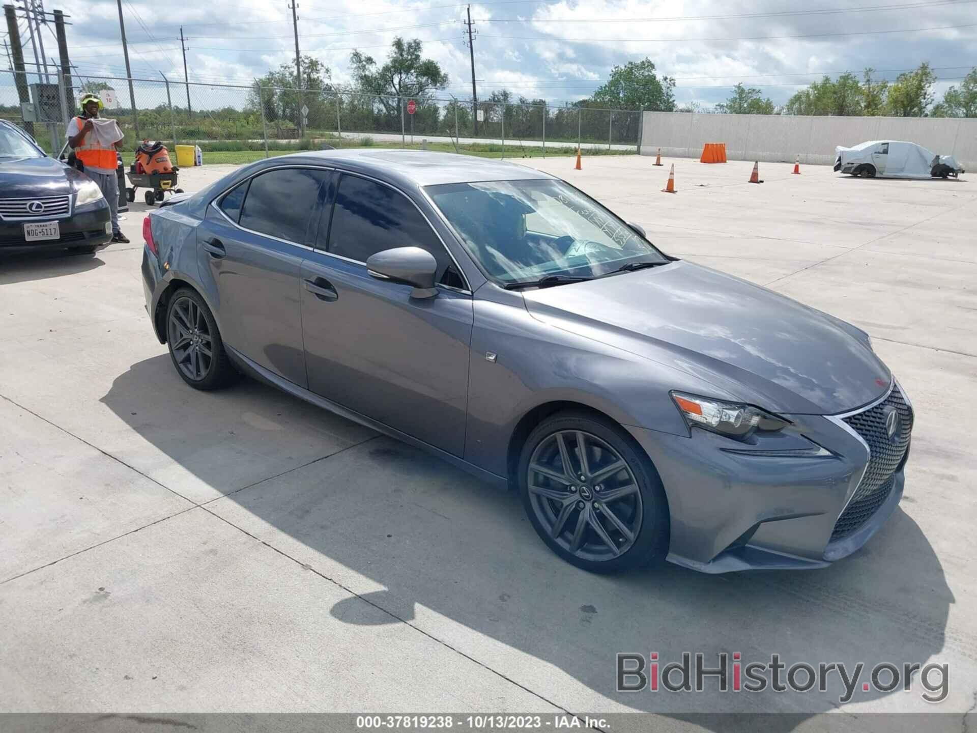 Photo JTHCM1D22G5005411 - LEXUS IS 300 2016