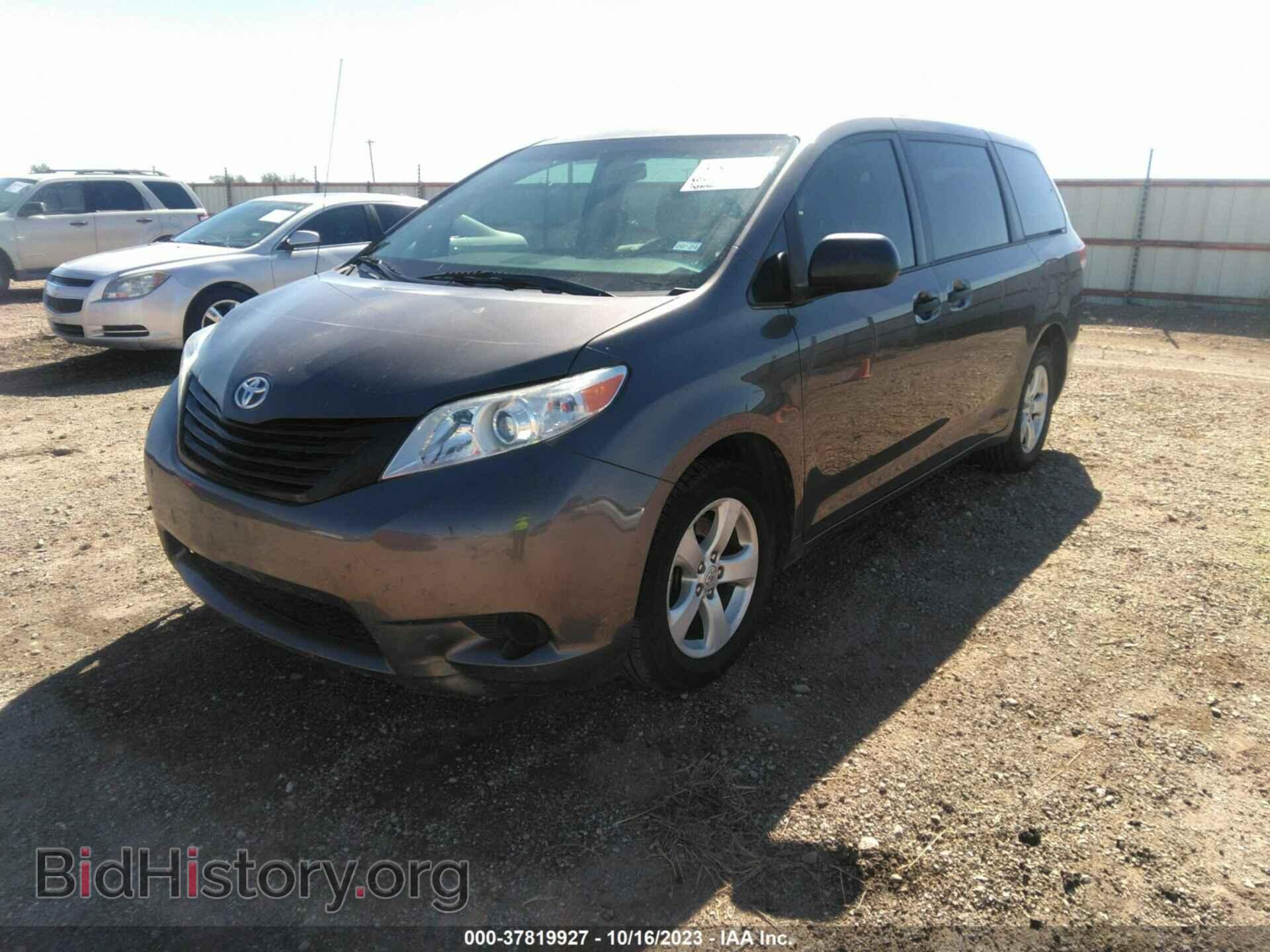 2012 TOYOTA SIENNA - VIN: 5TDKA3DC6CS016524 - Фото 2