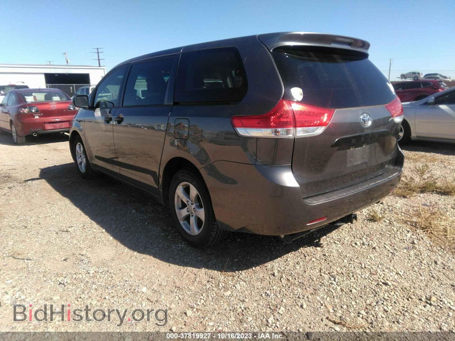 2012 TOYOTA SIENNA - VIN: 5TDKA3DC6CS016524 - Фото 3