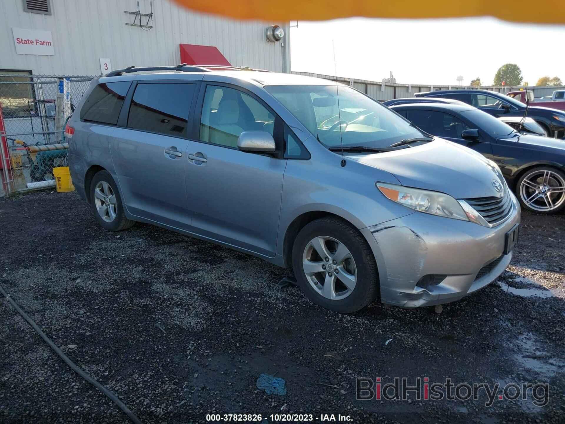 Фотография 5TDKK3DC2BS030321 - TOYOTA SIENNA 2011