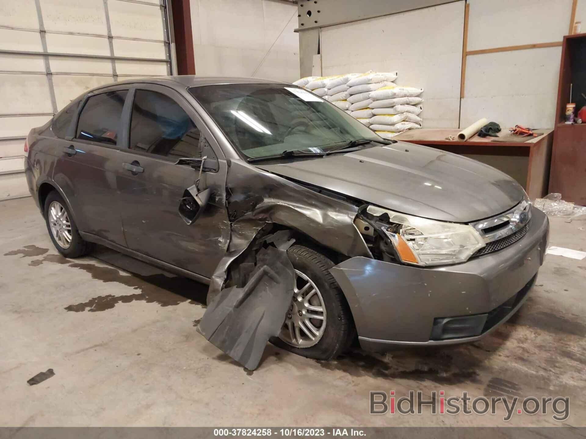 Photo 1FAHP35N59W168415 - FORD FOCUS 2009