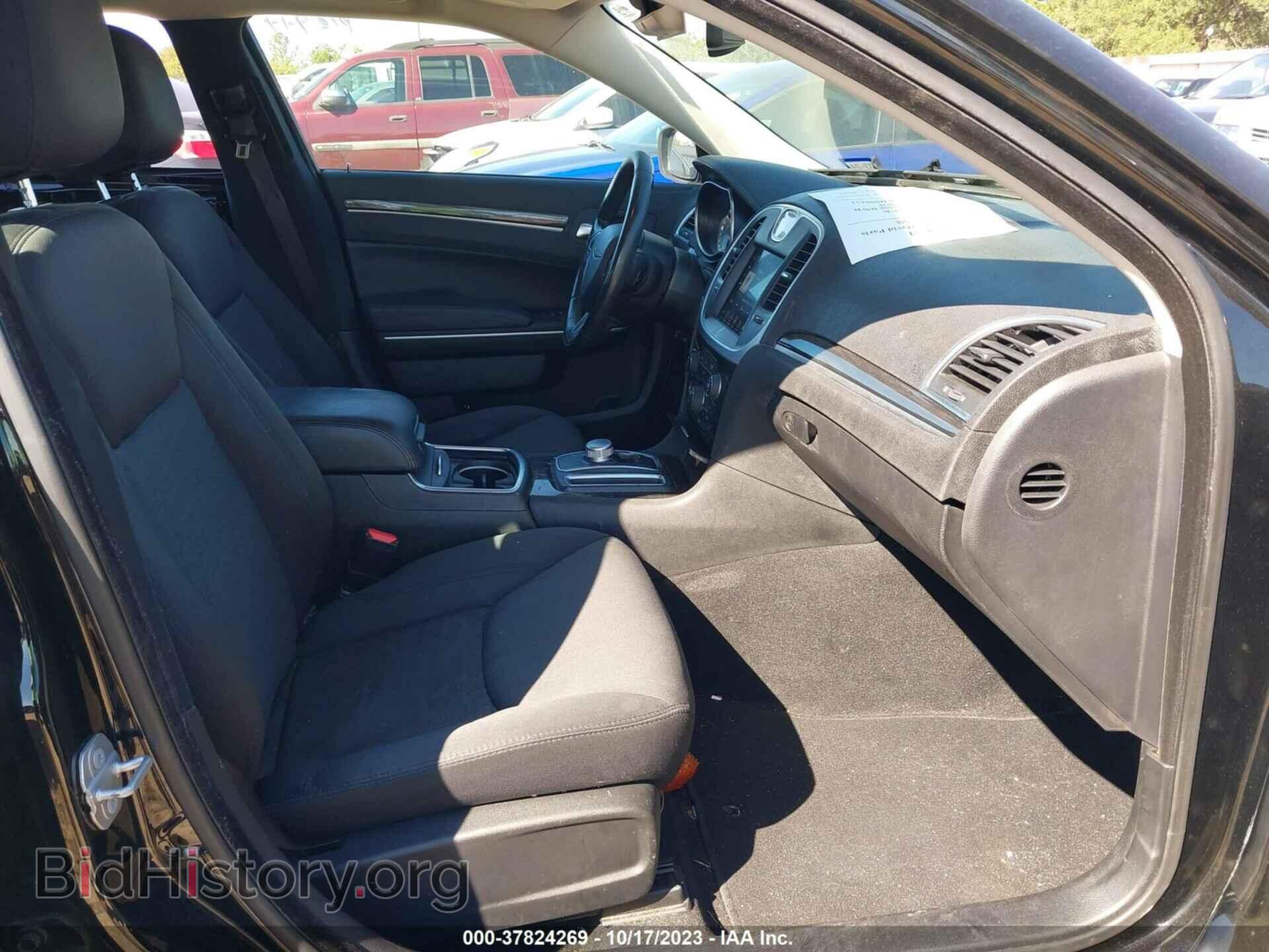 2019 CHRYSLER 300 - VIN: 2C3CCAAGXKH590233 - Фото 5
