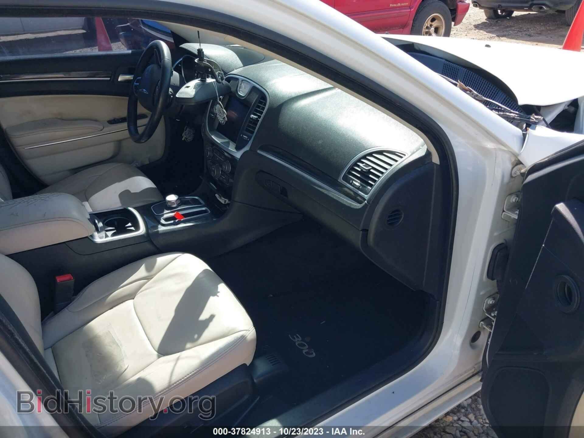 2017 CHRYSLER 300 - VIN: 2C3CCAAG4HH516301 - Фото 5