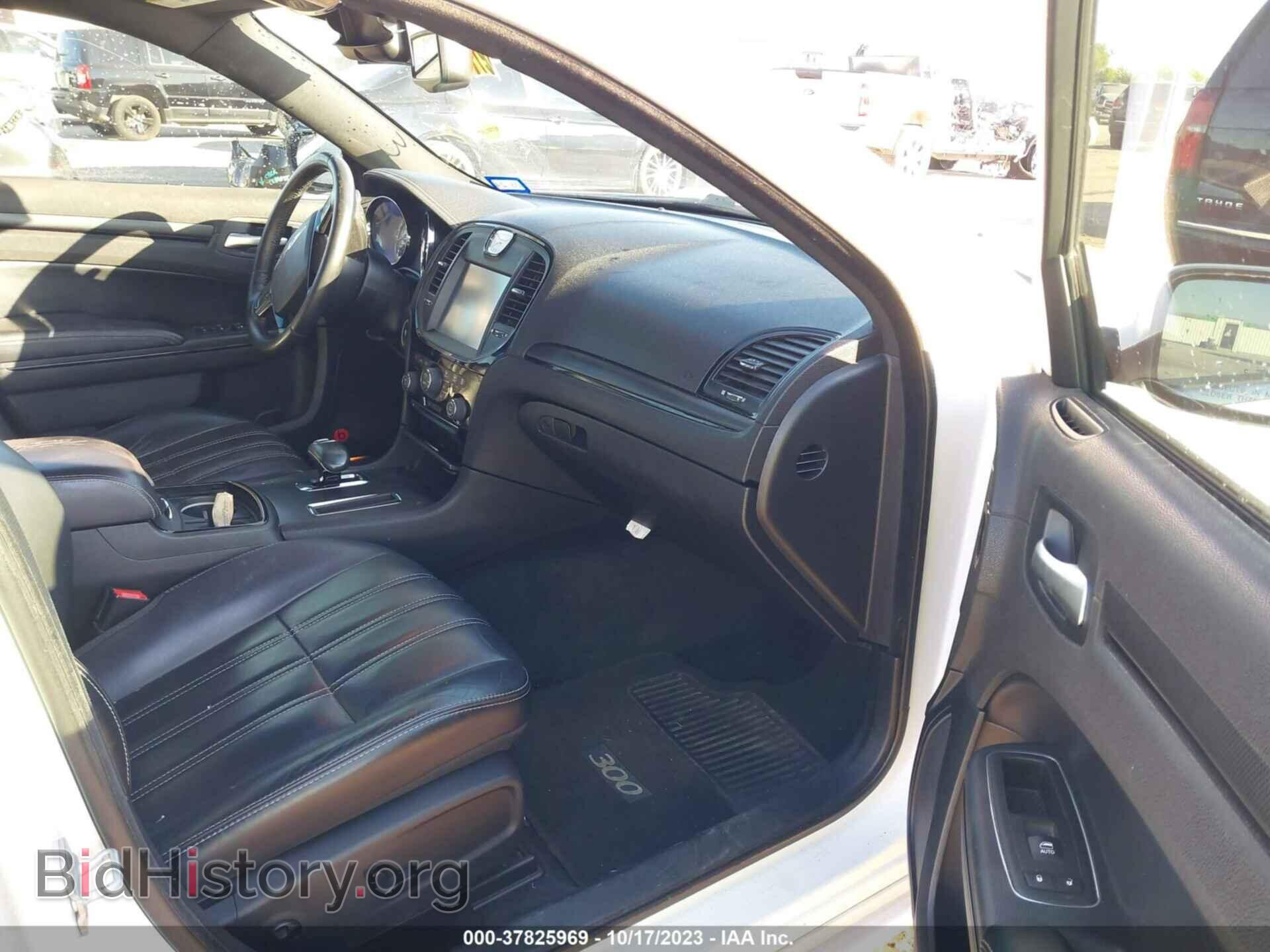 2014 CHRYSLER 300 - VIN: 2C3CCABG8EH171493 - Фото 5
