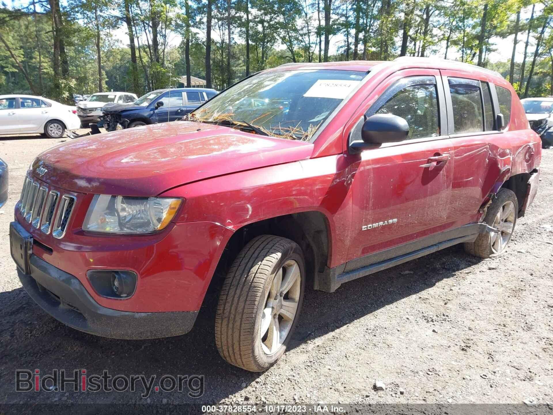2012 JEEP COMPASS - VIN: 1C4NJDEB5CD584381 - Photo 2