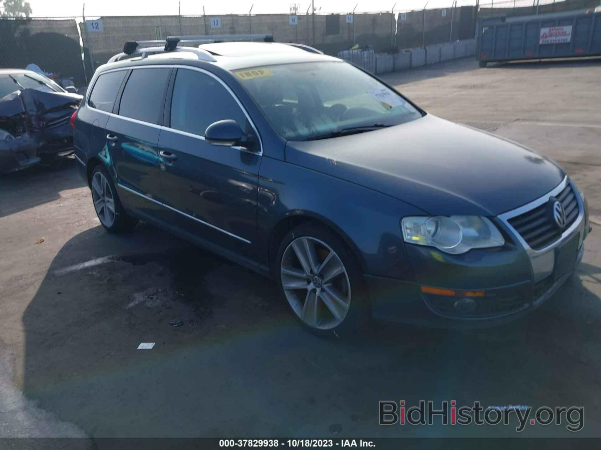 Photo WVWXL7AN1AE037751 - VOLKSWAGEN PASSAT WAGON 2010