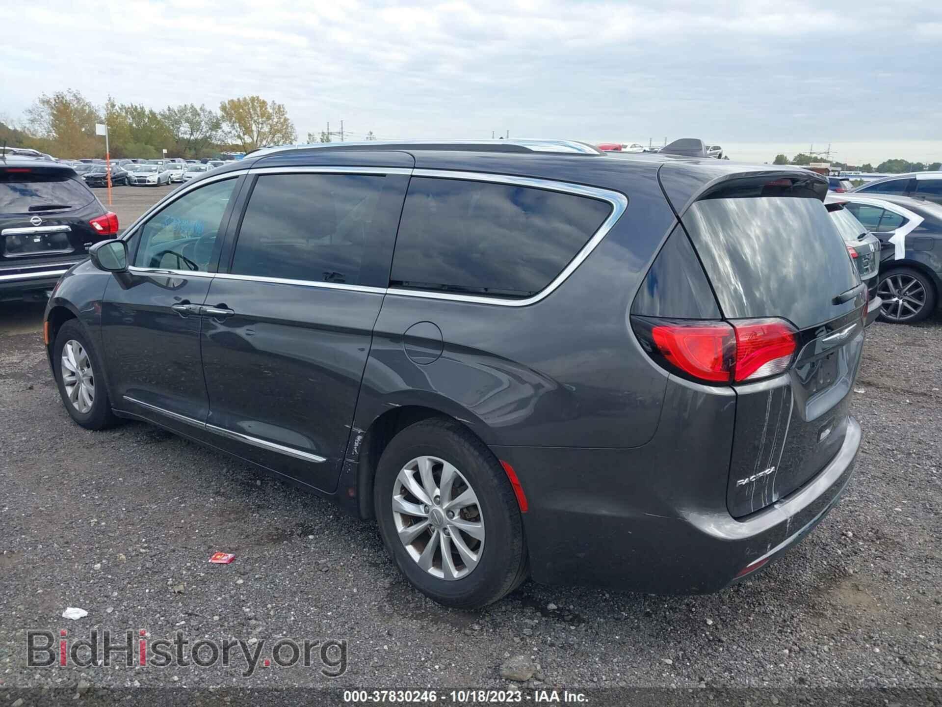 2018 CHRYSLER PACIFICA - VIN: 2C4RC1BG3JR123846 - Фото 3