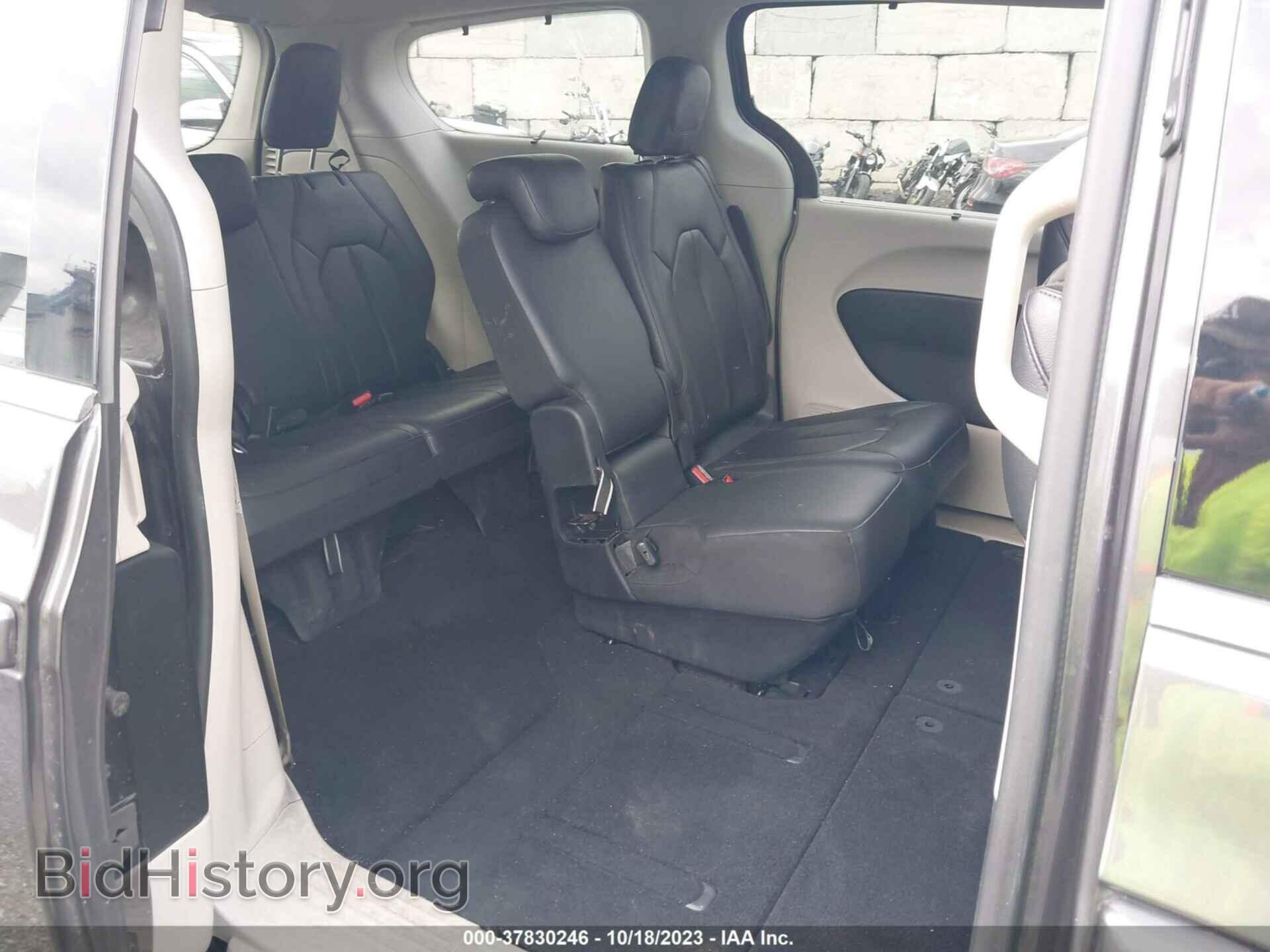 2018 CHRYSLER PACIFICA - VIN: 2C4RC1BG3JR123846 - Фото 8