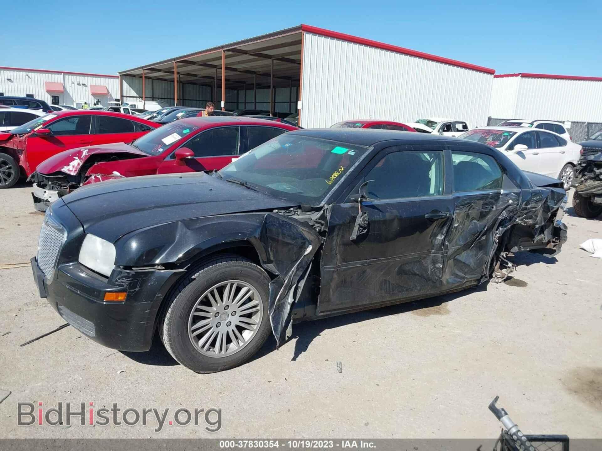 2009 CHRYSLER 300 - VIN: 2C3KA43D89H528796 - Фото 2