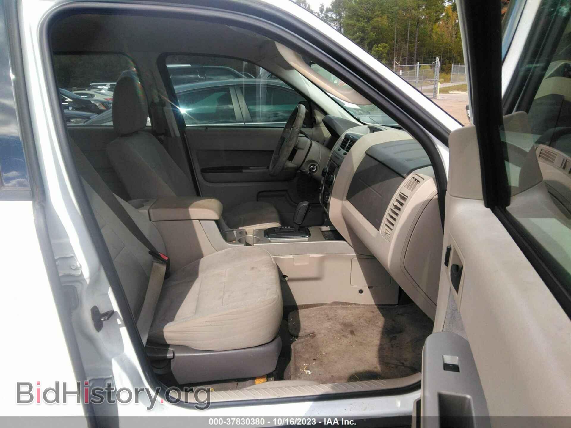 2011 FORD ESCAPE - VIN: 1FMCU0D72BKB74762 - Photo 5