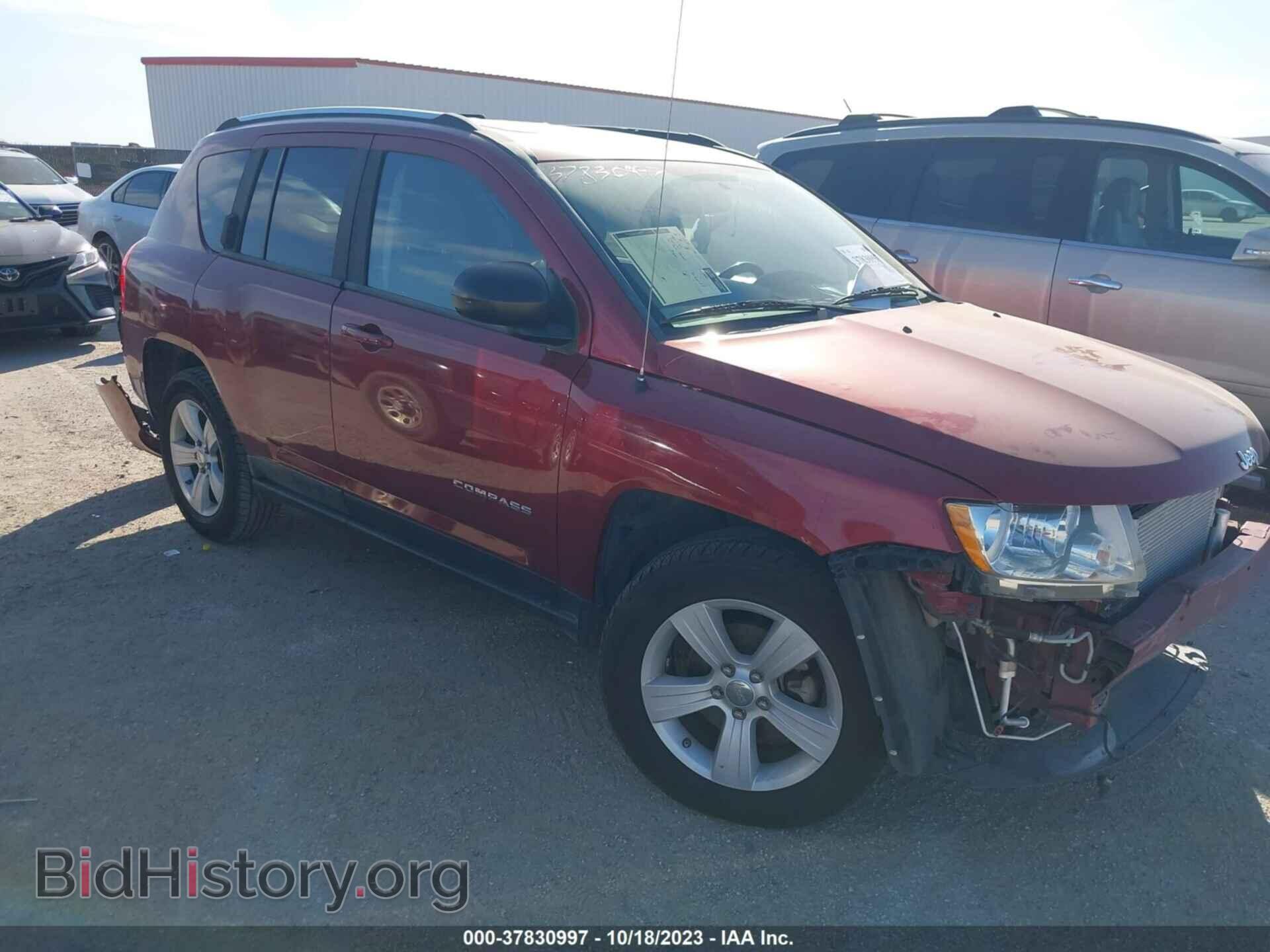 Photo 1J4NT1FB2BD138270 - JEEP COMPASS 2011
