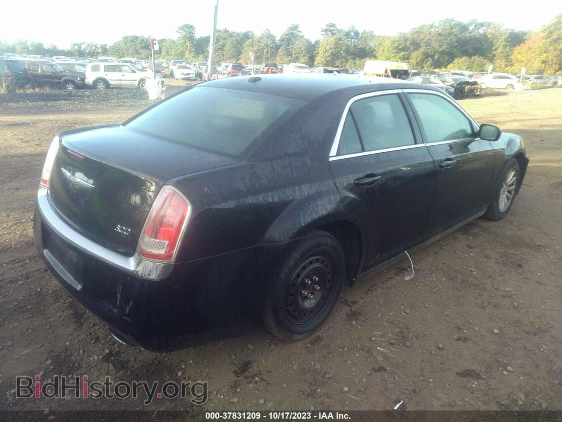 2014 CHRYSLER 300 - VIN: 2C3CCAAG7EH336029 - Фото 4