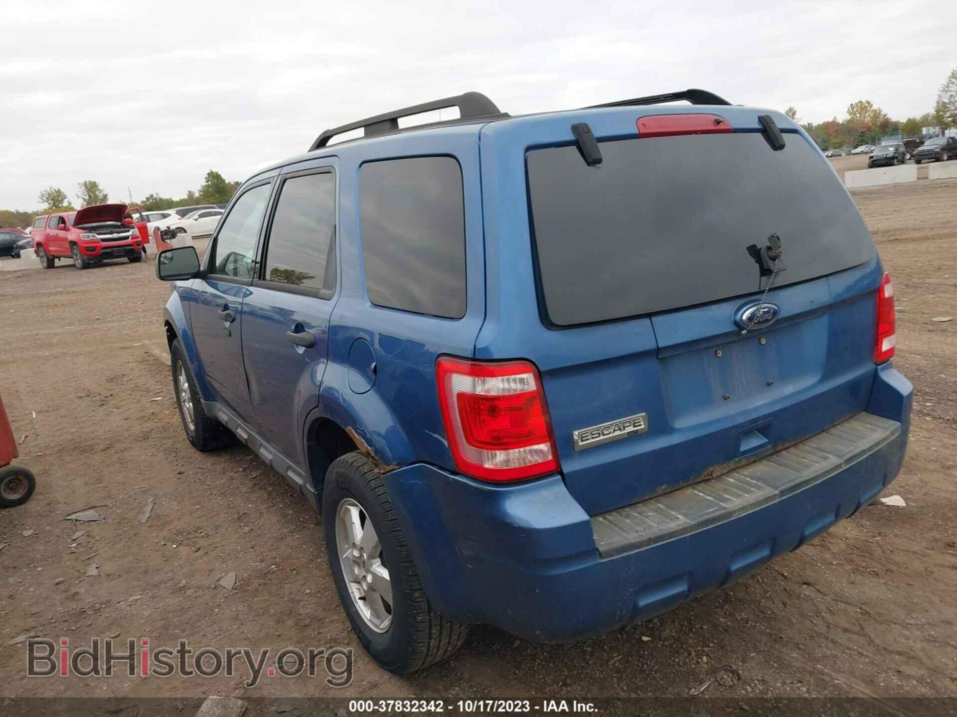 2010 FORD ESCAPE - VIN: 1FMCU0D77AKB53601 - Фото 3