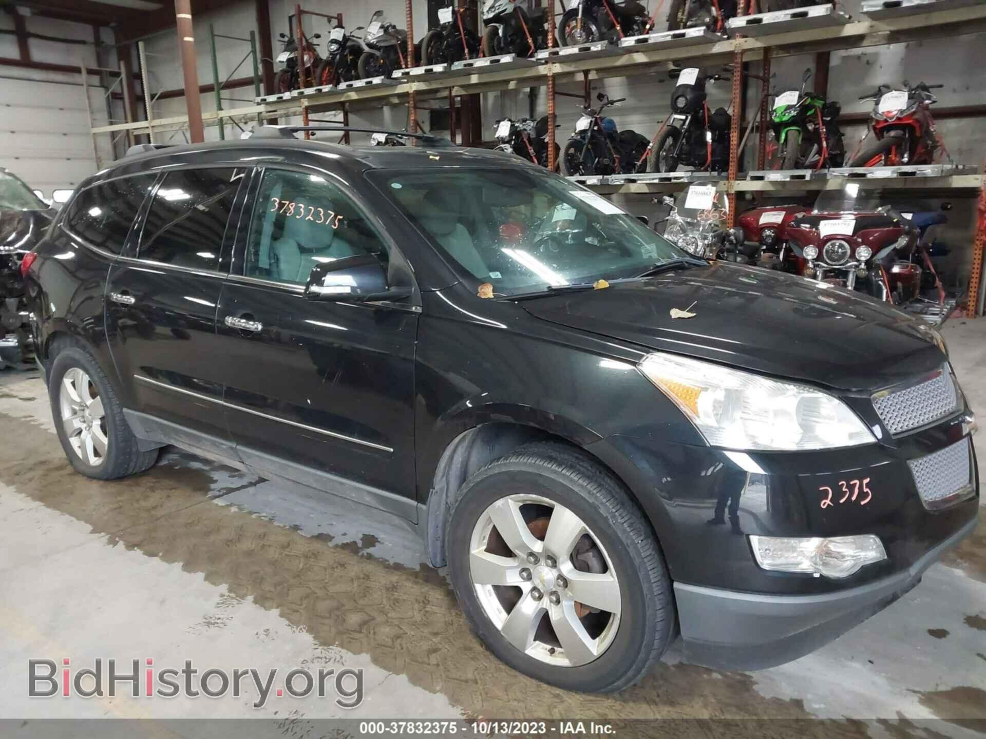 Photo 1GNKRLED1CJ174161 - CHEVROLET TRAVERSE 2012