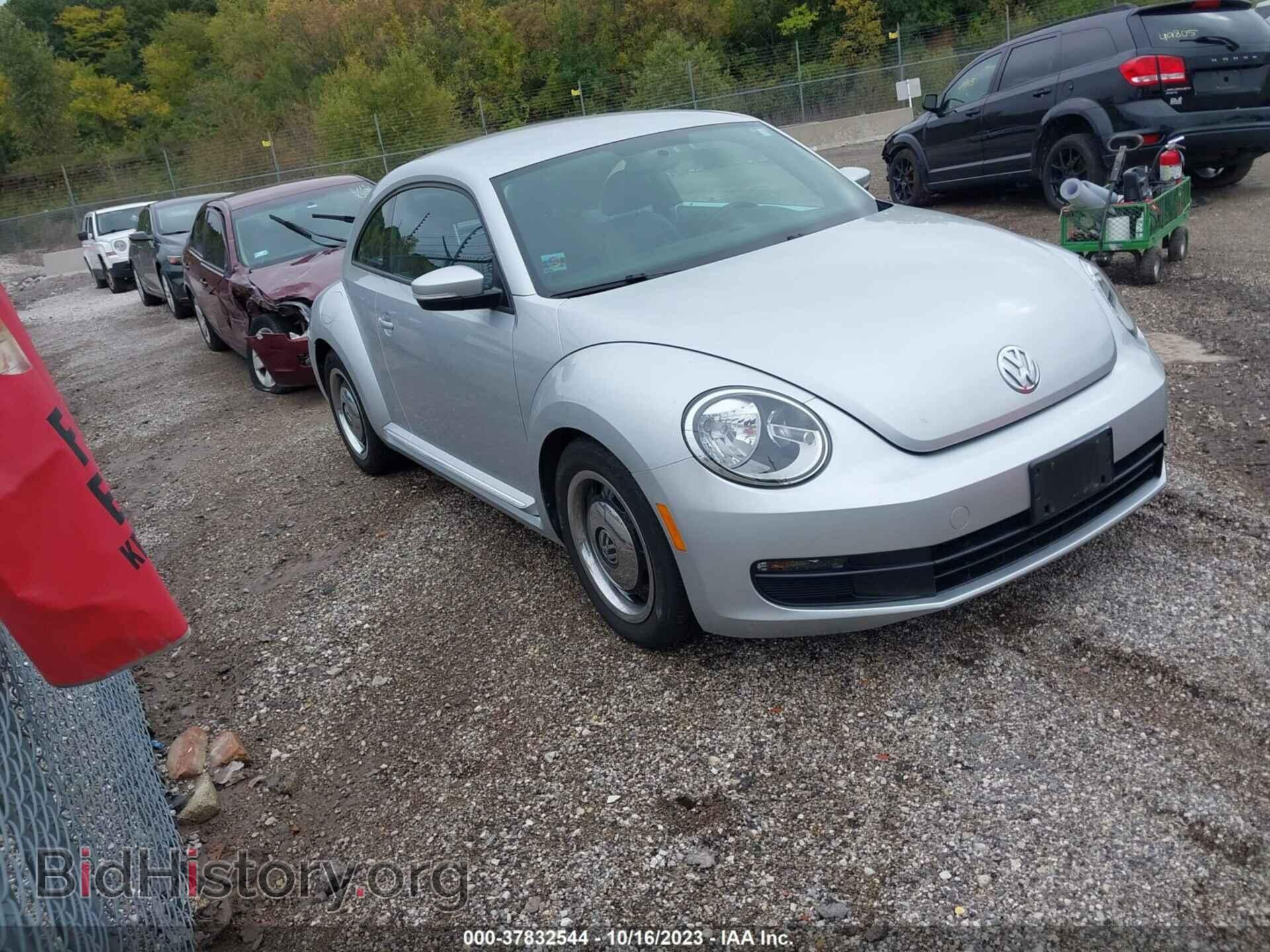 Фотография 3VWJX7AT5CM648899 - VOLKSWAGEN BEETLE 2012