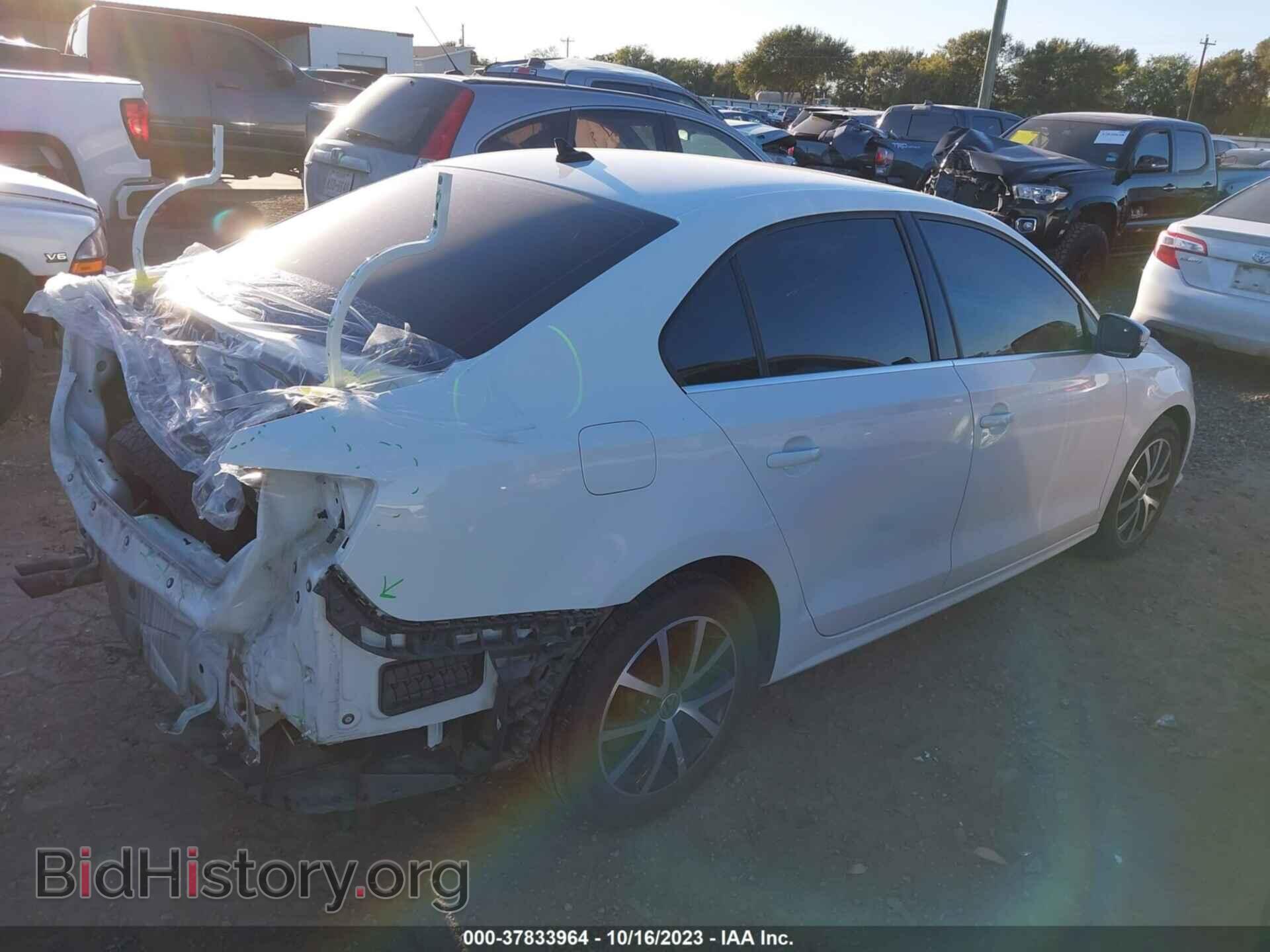 2017 VOLKSWAGEN JETTA - VIN: 3VWDB7AJ3HM321449 - Фото 4