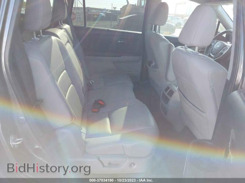 2018 Honda PILOT (VIN 5FNYF6H87JB070614) — photo 8 of 17