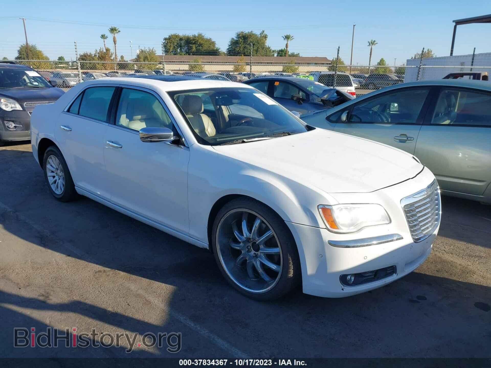 Photo 2C3CA6CT6BH536473 - CHRYSLER 300 2011