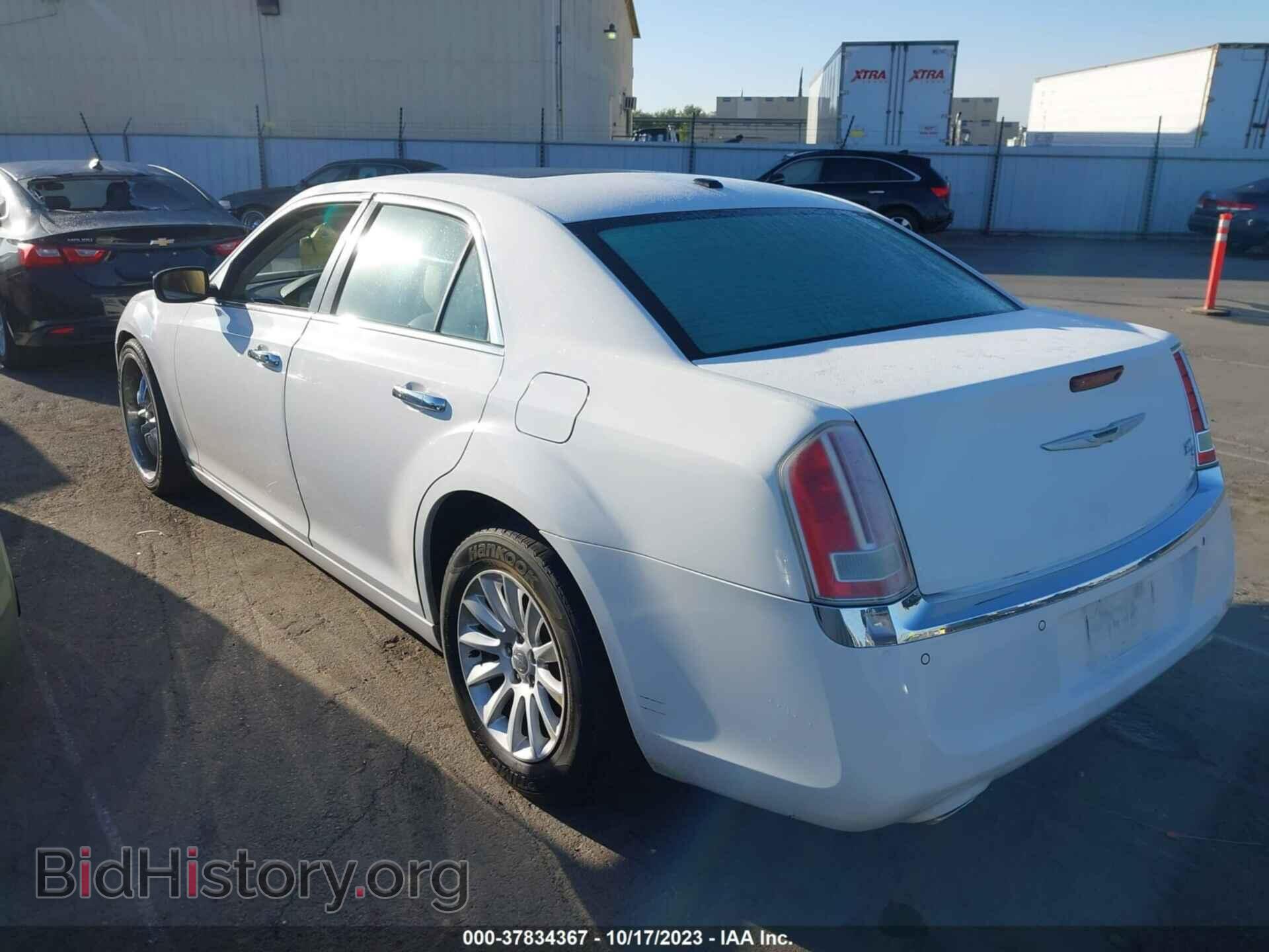 2011 CHRYSLER 300 - VIN: 2C3CA6CT6BH536473 - Фото 3