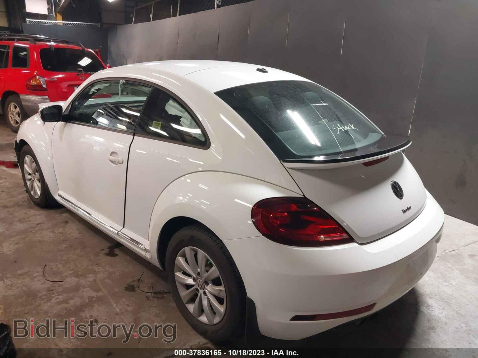 2019 VOLKSWAGEN BEETLE - VIN: 3VWFD7AT3KM719465 - Фото 3
