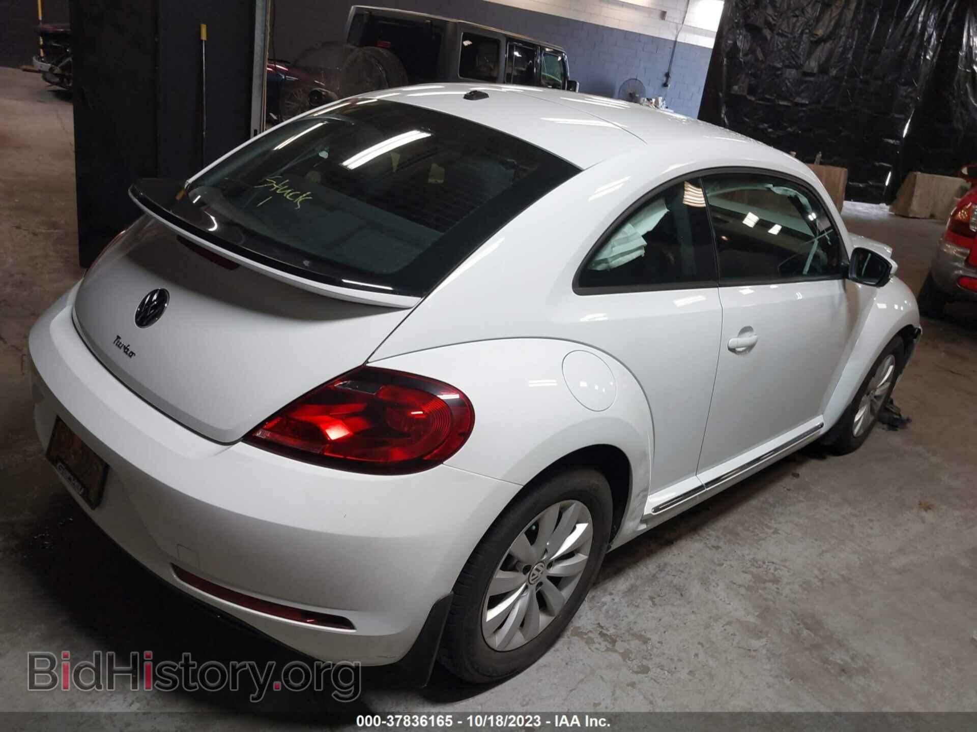 2019 VOLKSWAGEN BEETLE - VIN: 3VWFD7AT3KM719465 - Фото 4