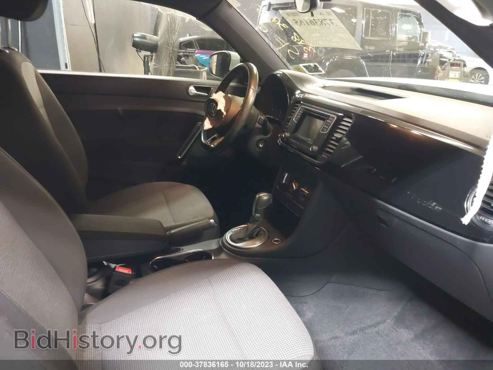 2019 VOLKSWAGEN BEETLE - VIN: 3VWFD7AT3KM719465 - Фото 5