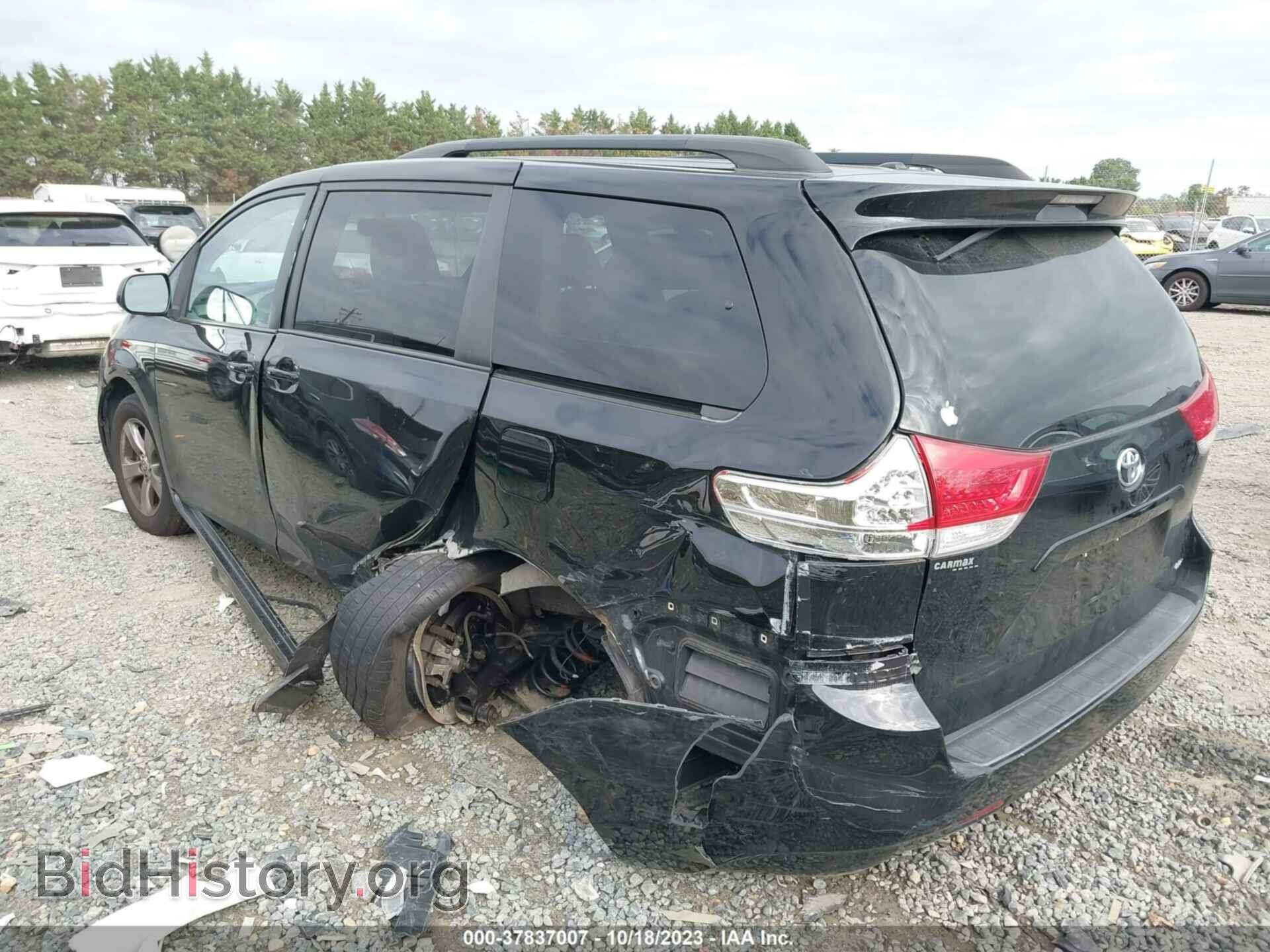 2013 TOYOTA SIENNA - VIN: 5TDKK3DC8DS307895 - Фото 3
