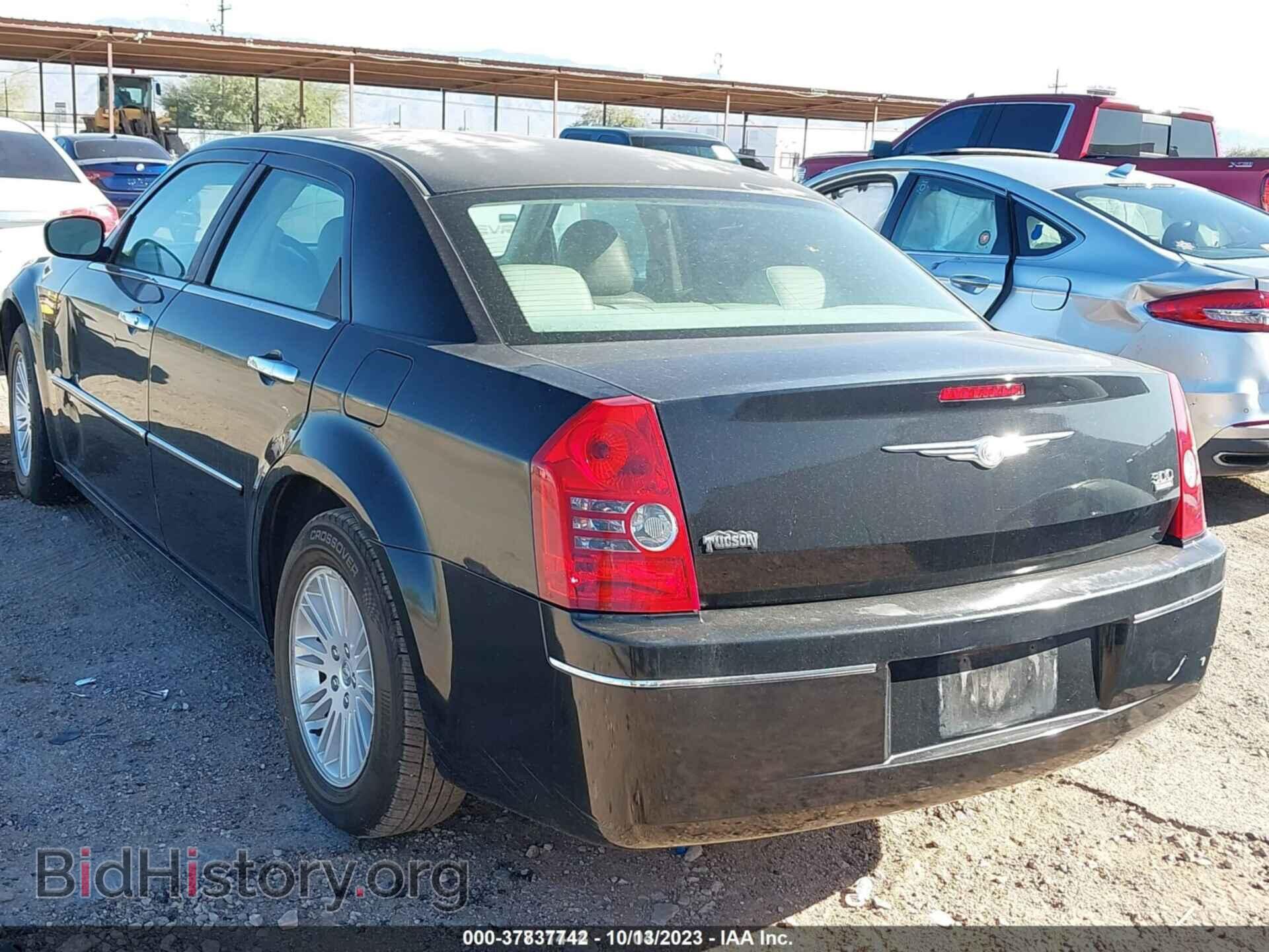 2010 CHRYSLER 300 - VIN: 2C3CA5CV3AH254043 - Фото 3