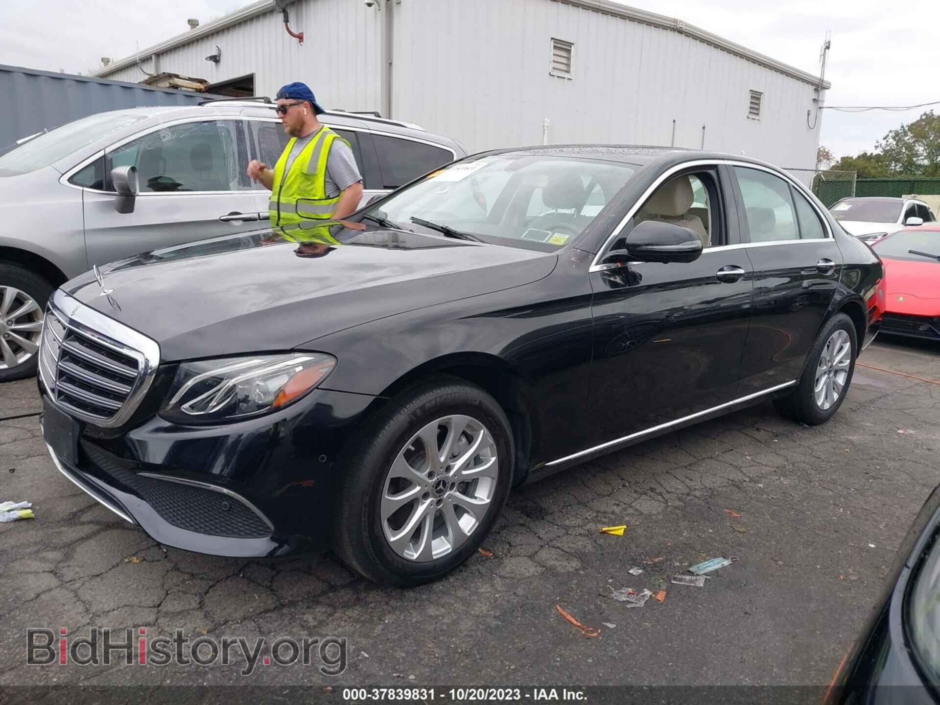 2019 MERCEDES-BENZ E-CLASS - VIN: WDDZF4KB7KA590745 - Фото 2