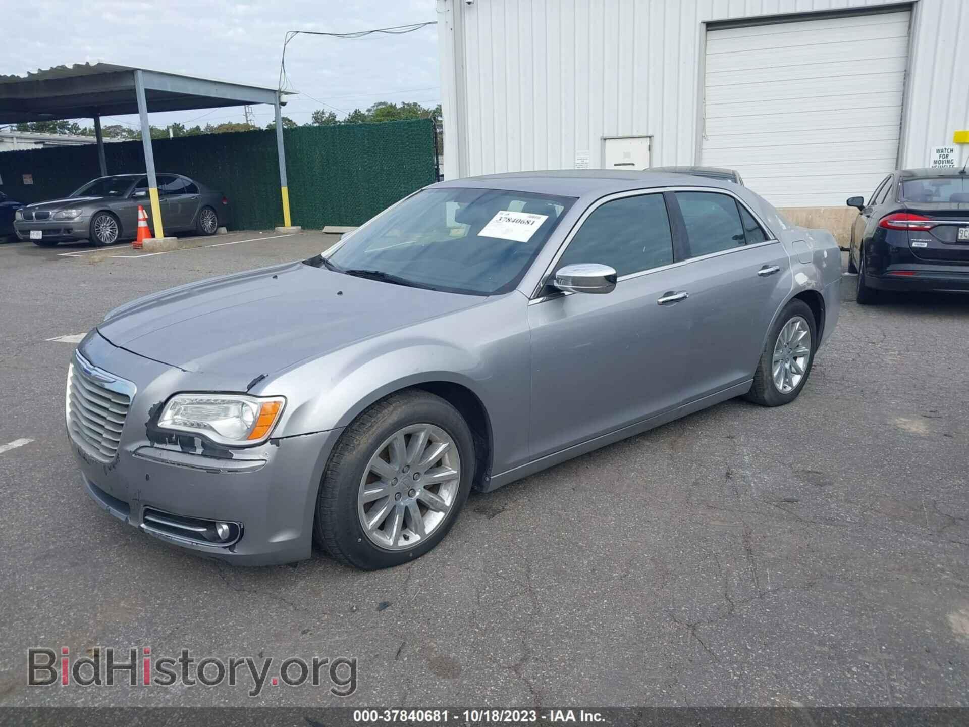 2013 CHRYSLER 300C - VIN: 2C3CCAET8DH661715 - Фото 2