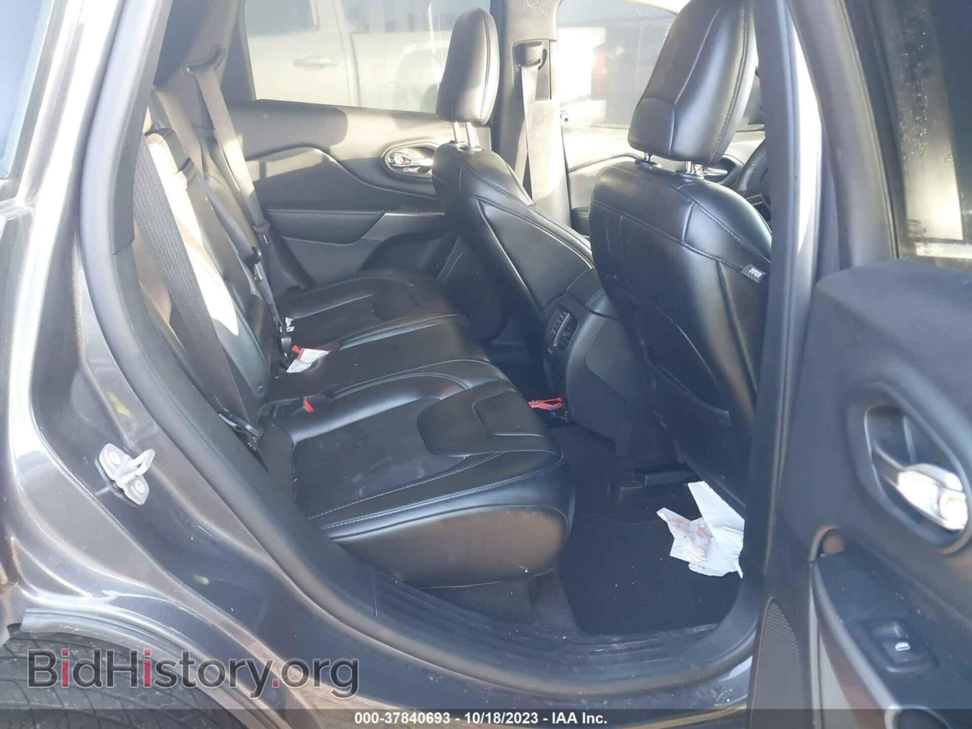2019 JEEP CHEROKEE - VIN: 1C4PJLLB0KD226643 - Фото 8