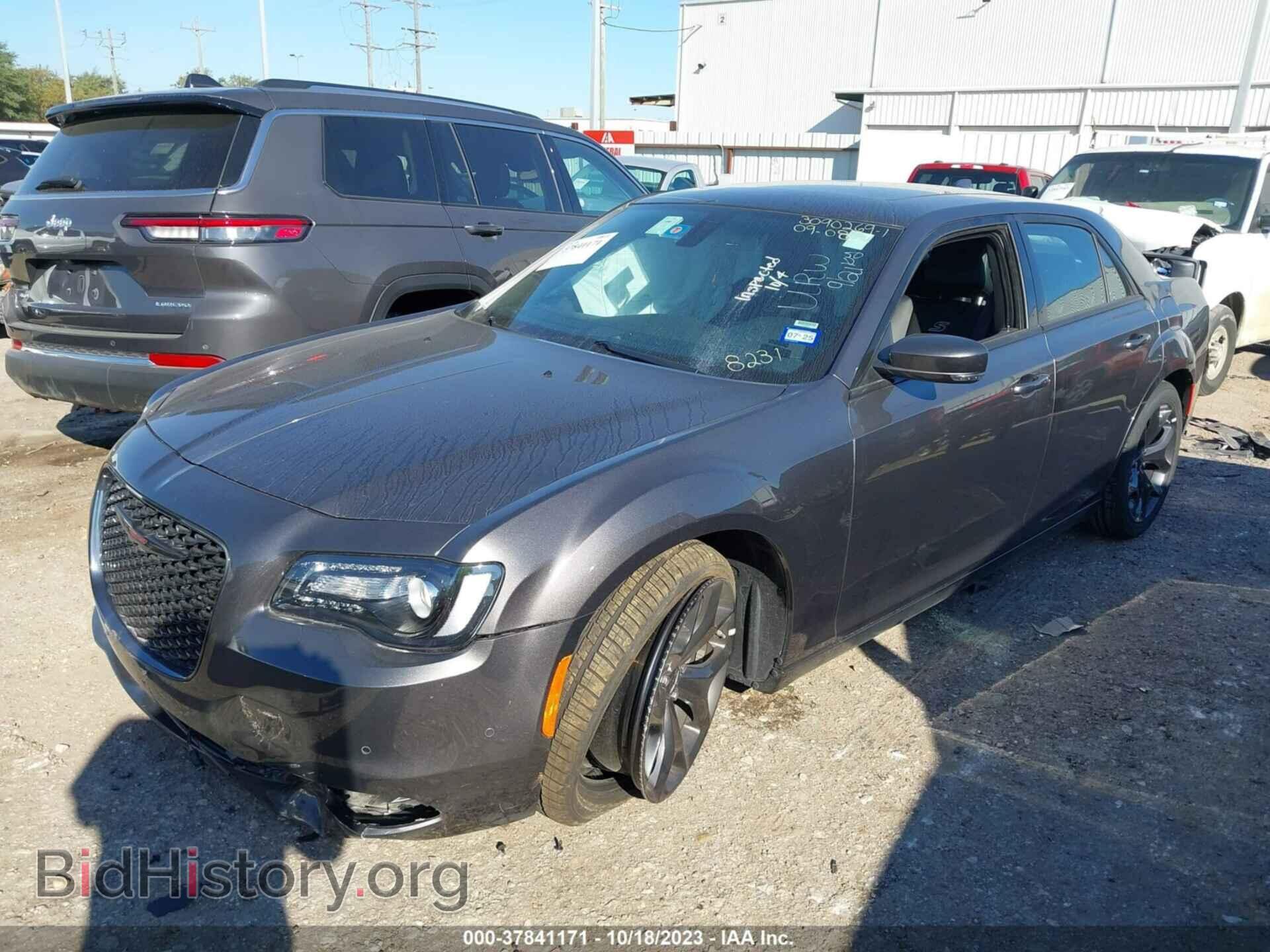 2023 CHRYSLER 300 - VIN: 2C3CCABG3PH628231 - Фото 2