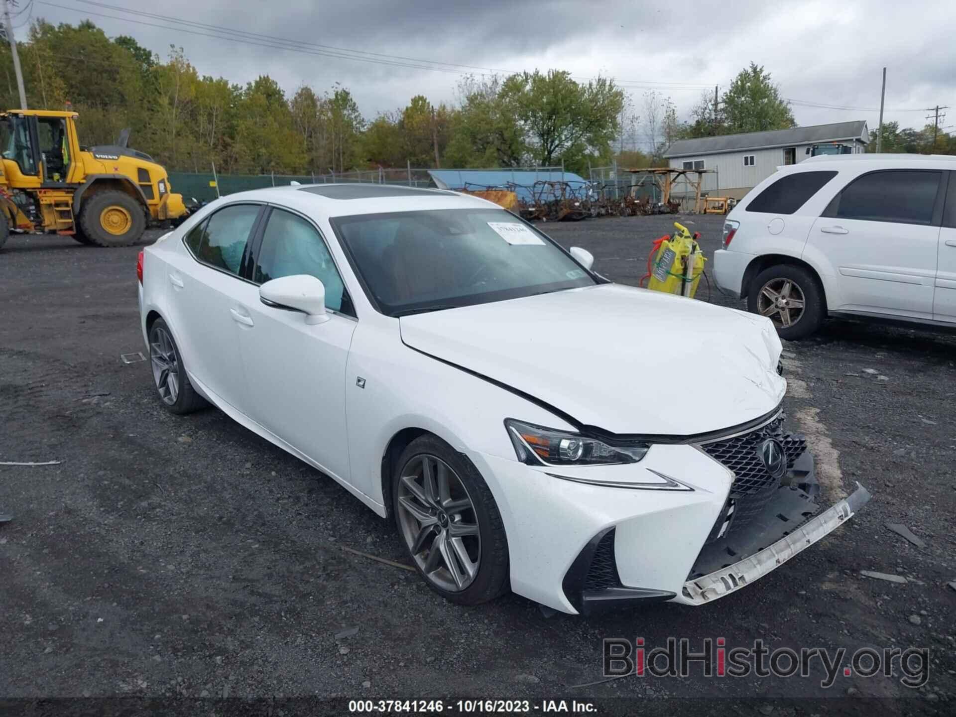 Photo JTHC81D26K5038750 - LEXUS IS 2019