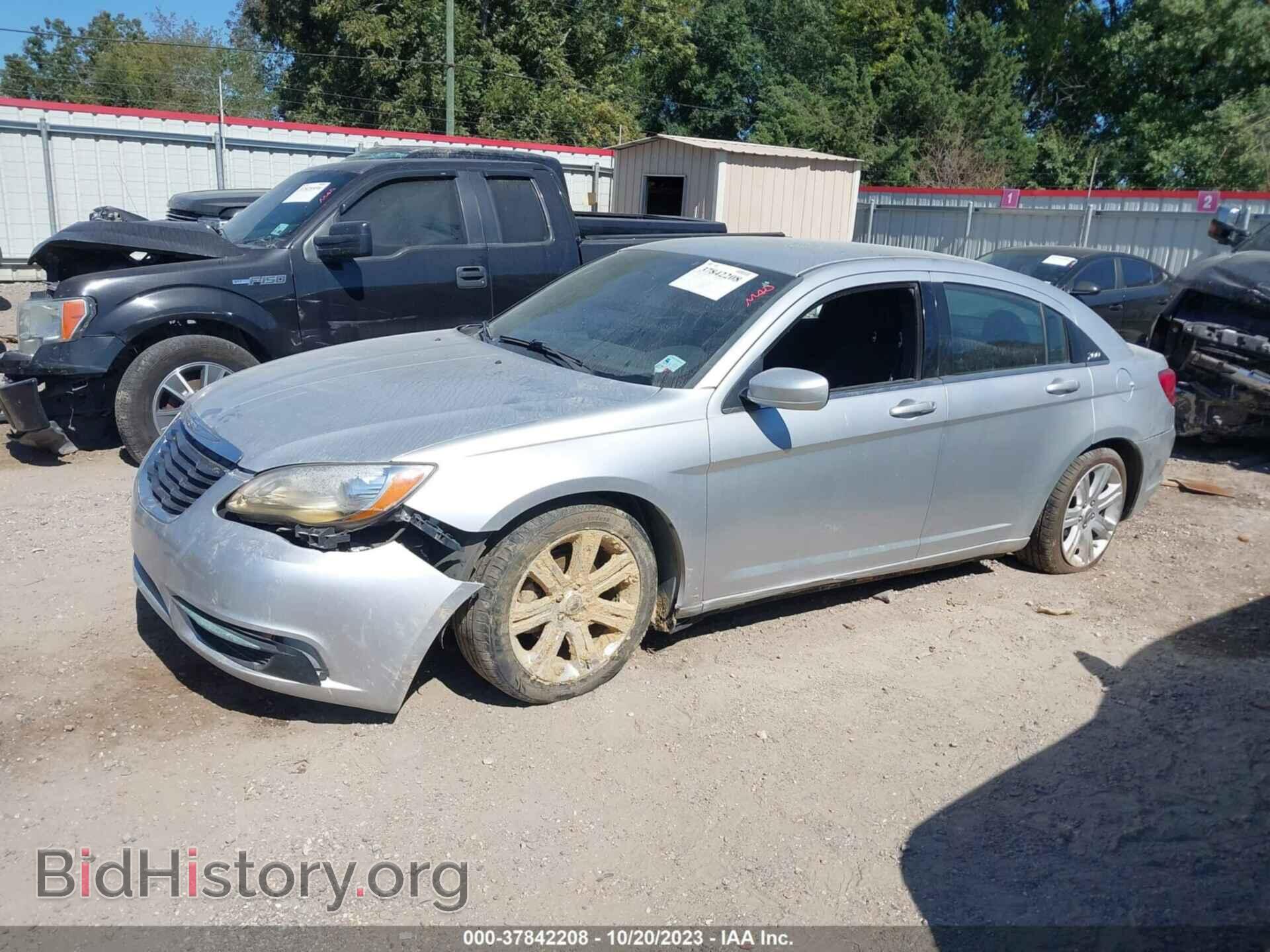 2012 CHRYSLER 200 - VIN: 1C3CCBAB7CN291592 - Фото 2