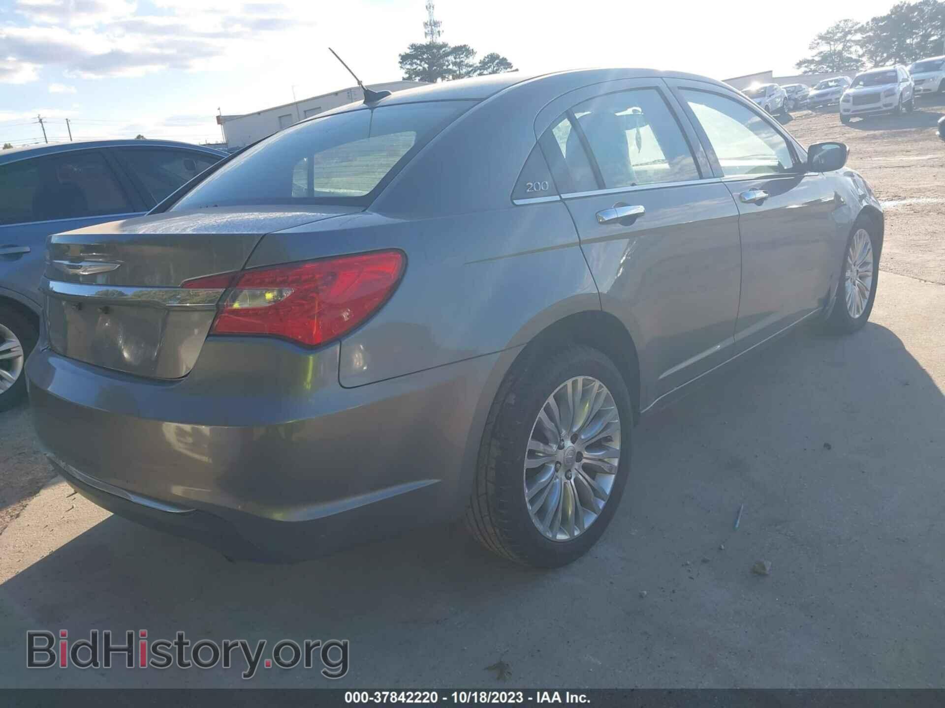 2012 CHRYSLER 200 - VIN: 1C3CCBCB8CN264009 - Фото 4
