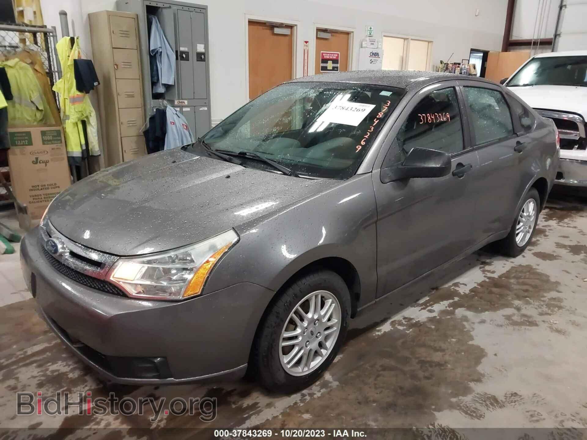 2011 FORD FOCUS - VIN: 1FAHP3FN8BW147367 - Фото 2
