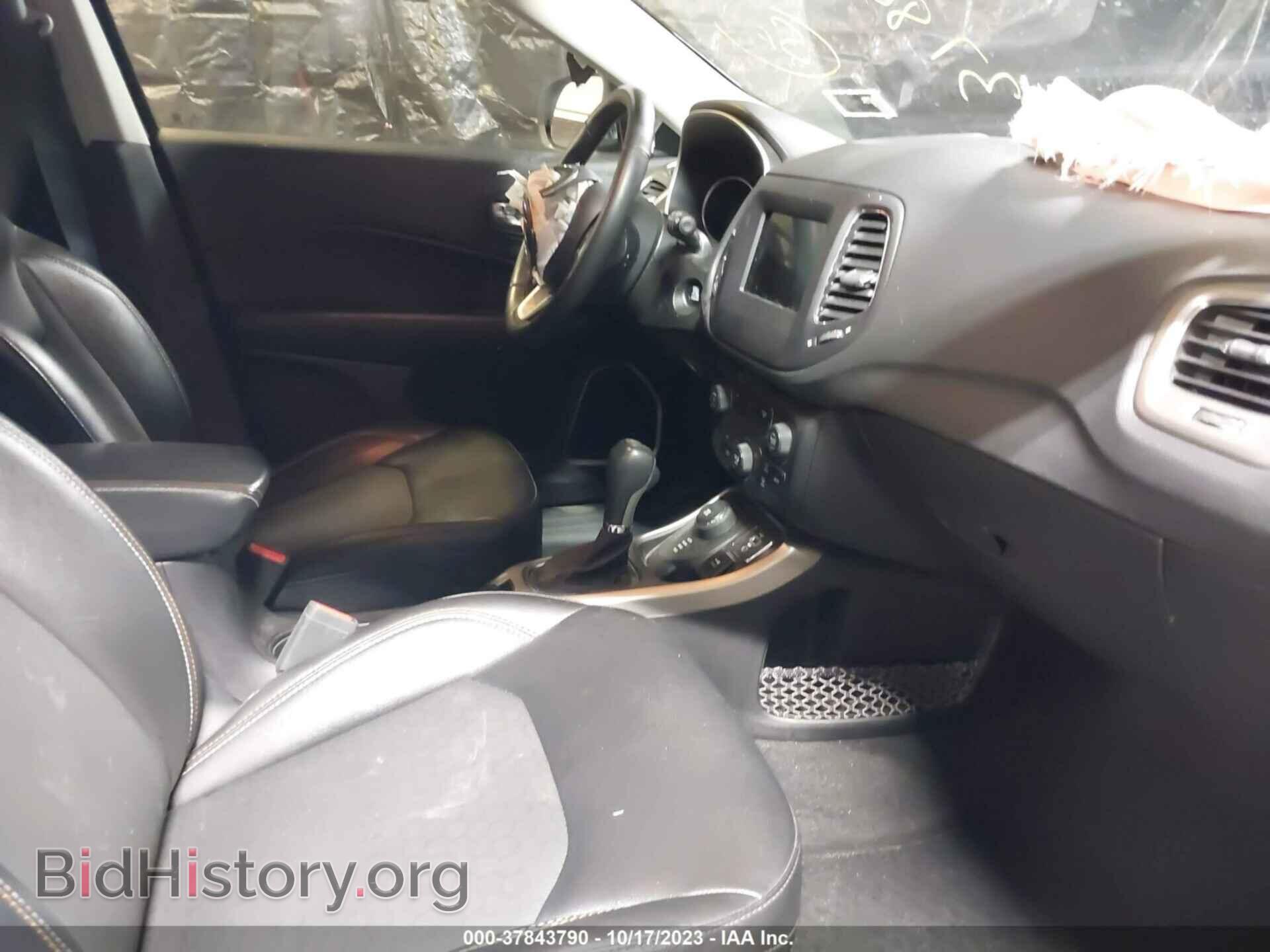 2019 JEEP COMPASS - VIN: 3C4NJDBB7KT651849 - Photo 5